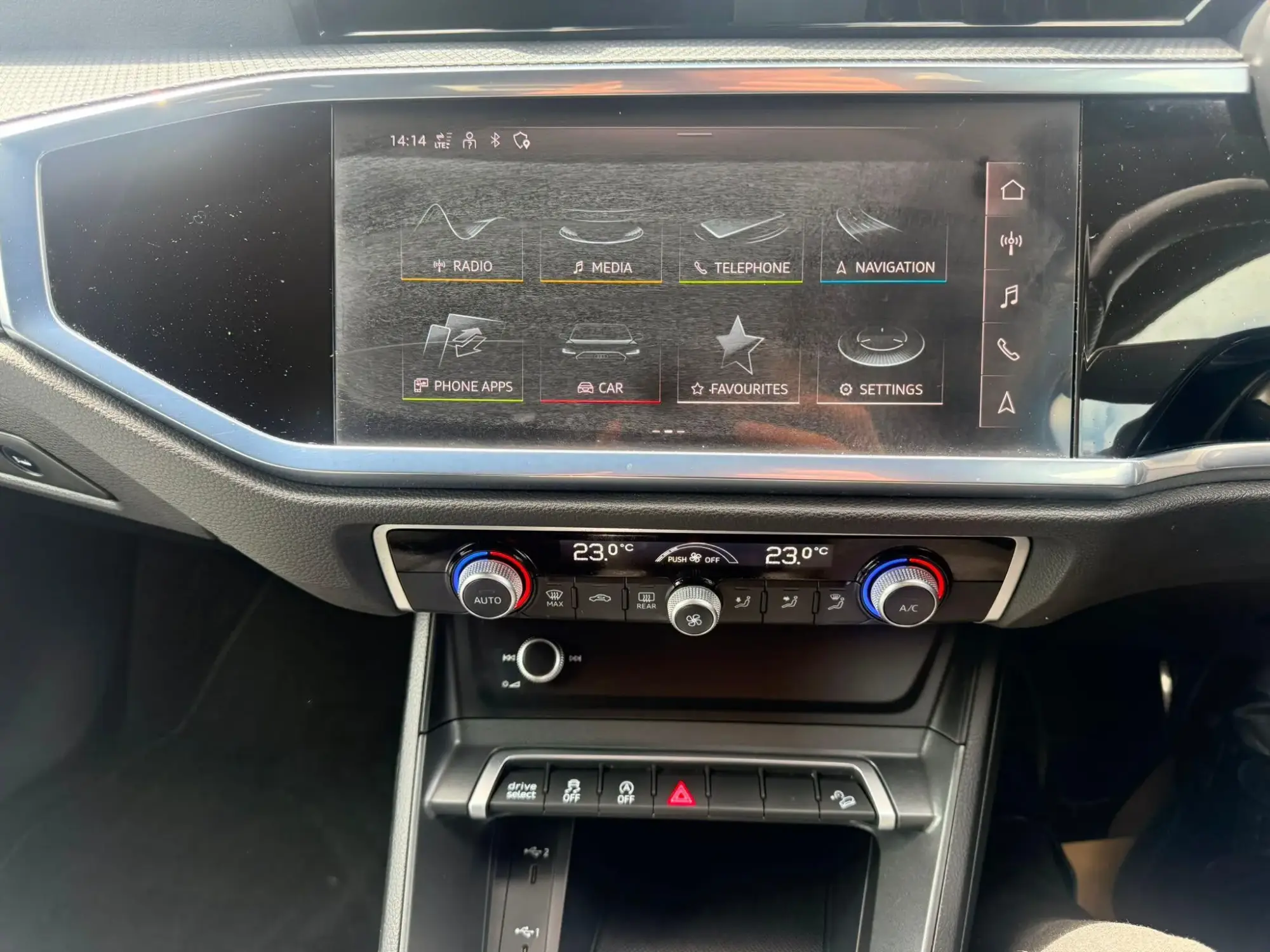 Audi Q3 Image 20
