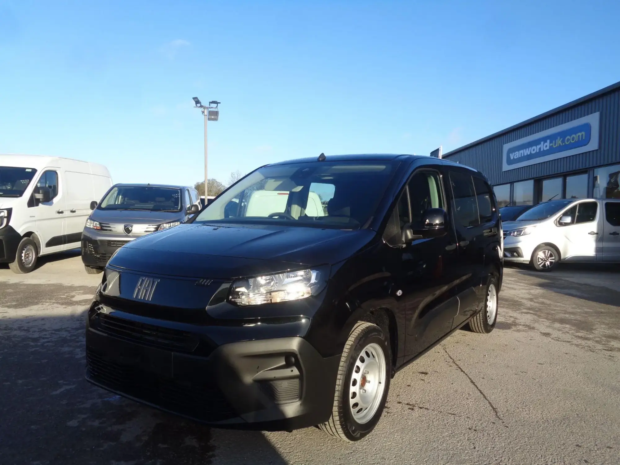 Fiat Doblo Panel Van 1.5 Multijet3 1000Kg Manual Maxi LWB Euro 6 (s/s) 6dr YP26WYC Image 3