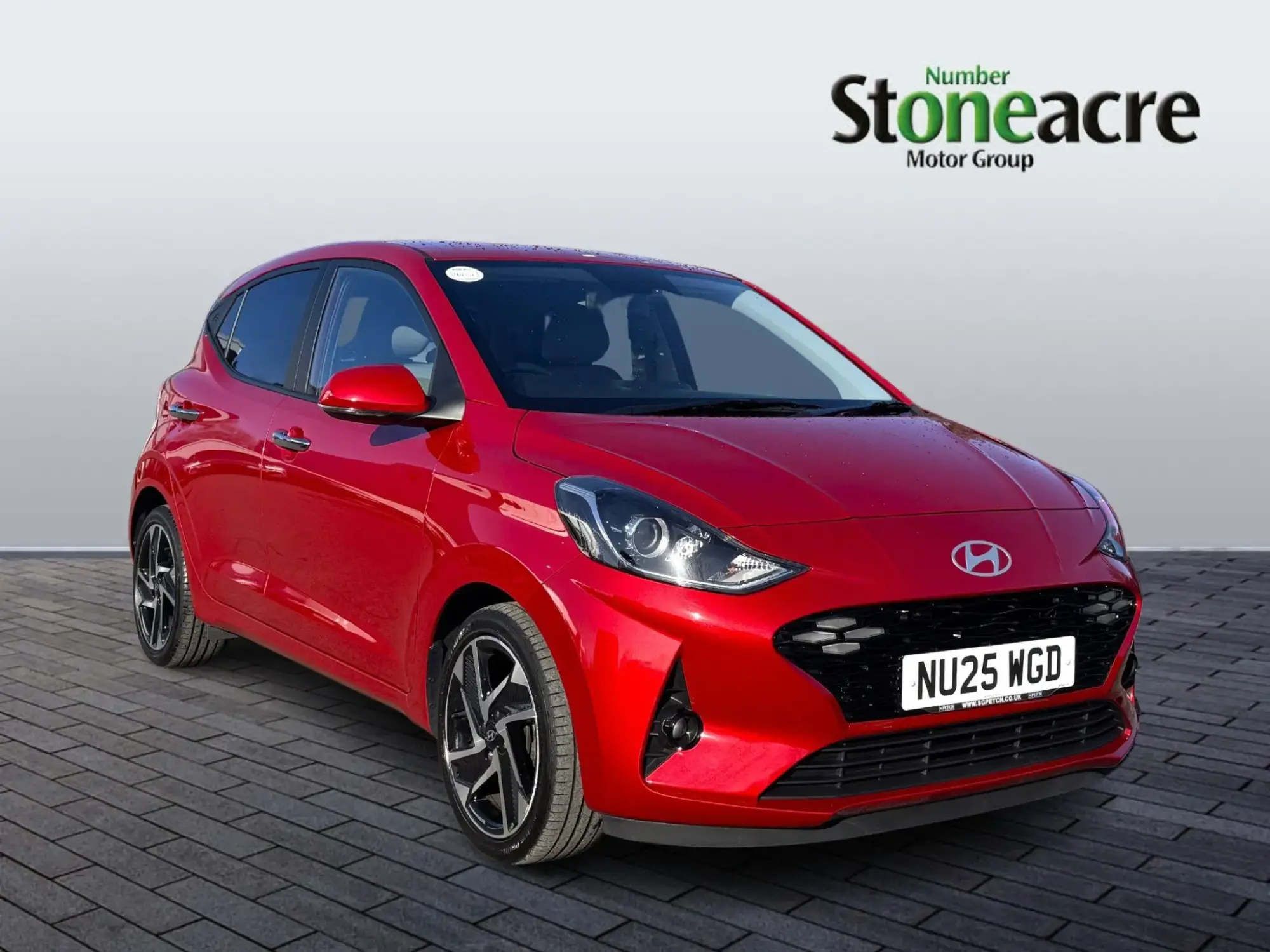 2025 HYUNDAI I10 1.2 PREMIUM AUTO EURO 6 S S 5DR NU25WGD 5,991 MILES PETROL... photo