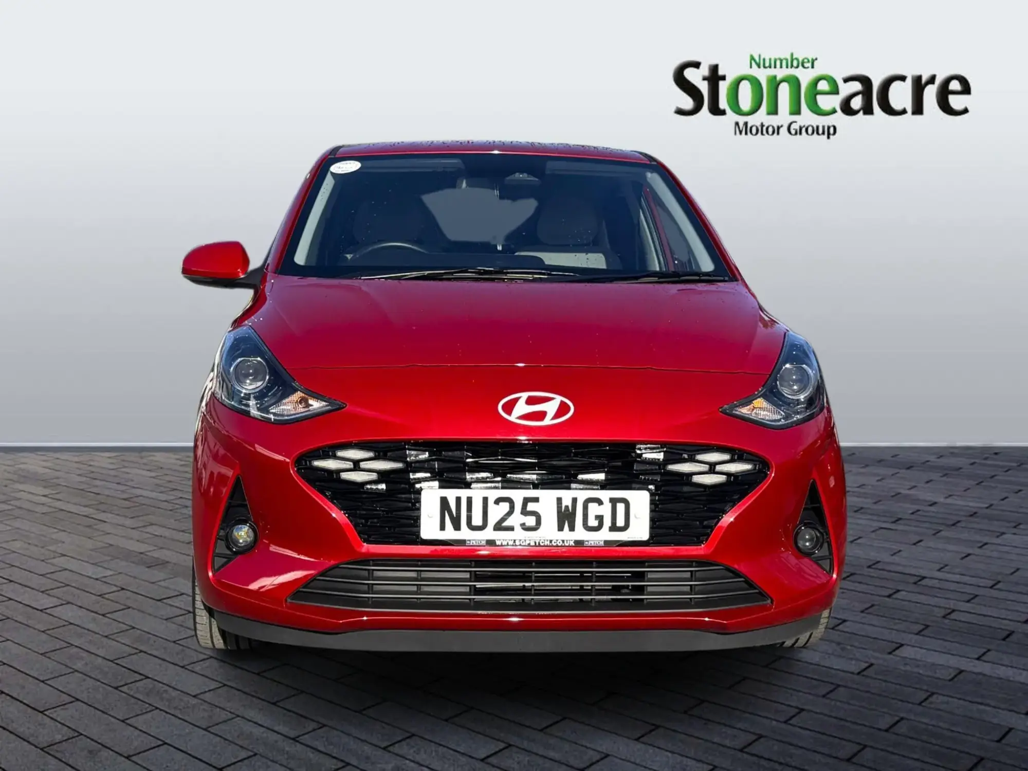 Hyundai i10 Image 8 Hyundai i10 Image 8