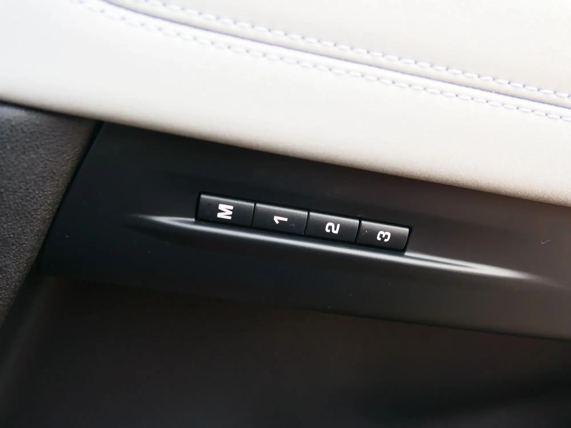 Land Rover Range Rover Evoque Image 22 Land Rover Range Rover Evoque Image 22