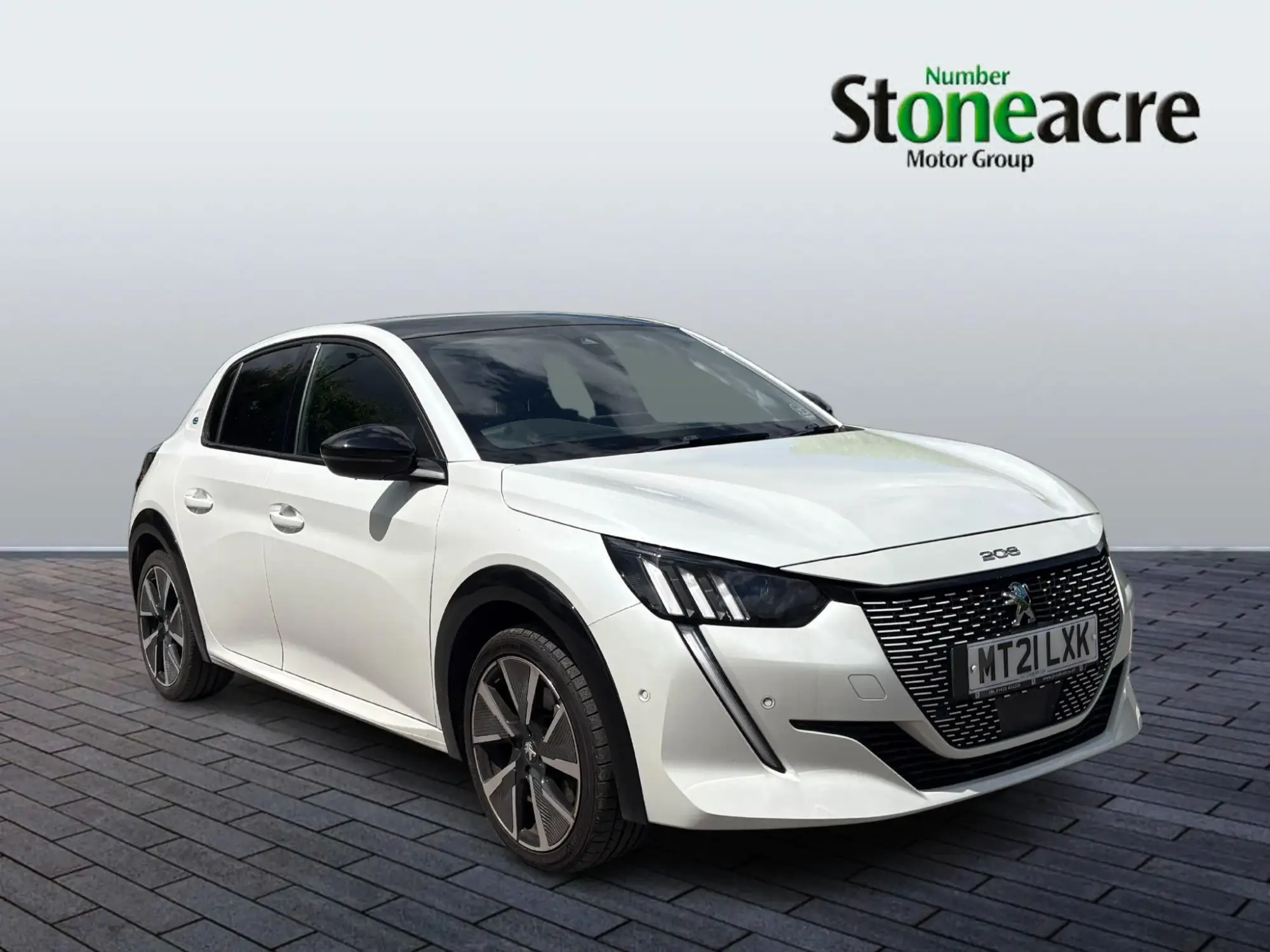Peugeot E-208 Image 1