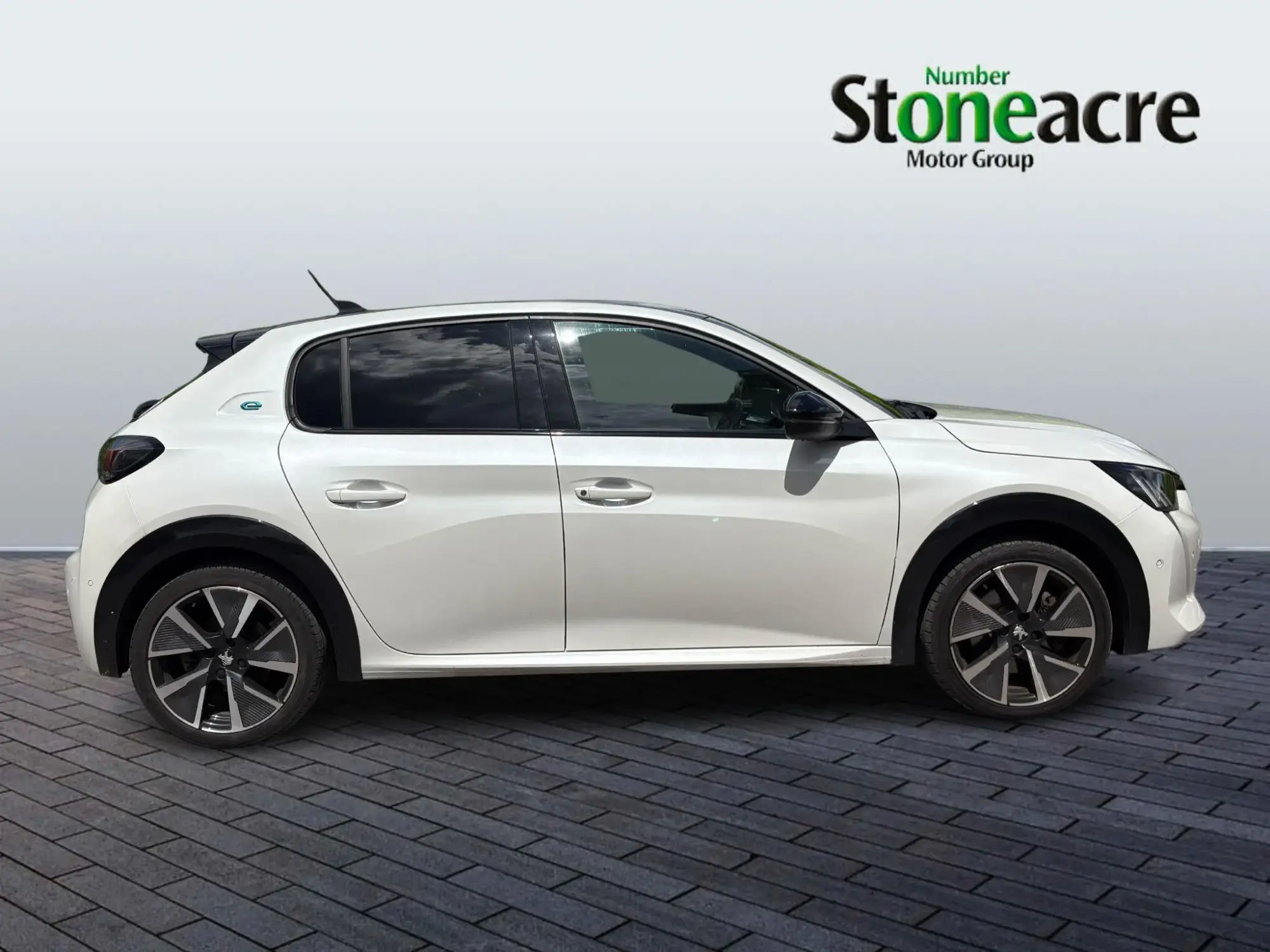 Peugeot E-208 Image 2