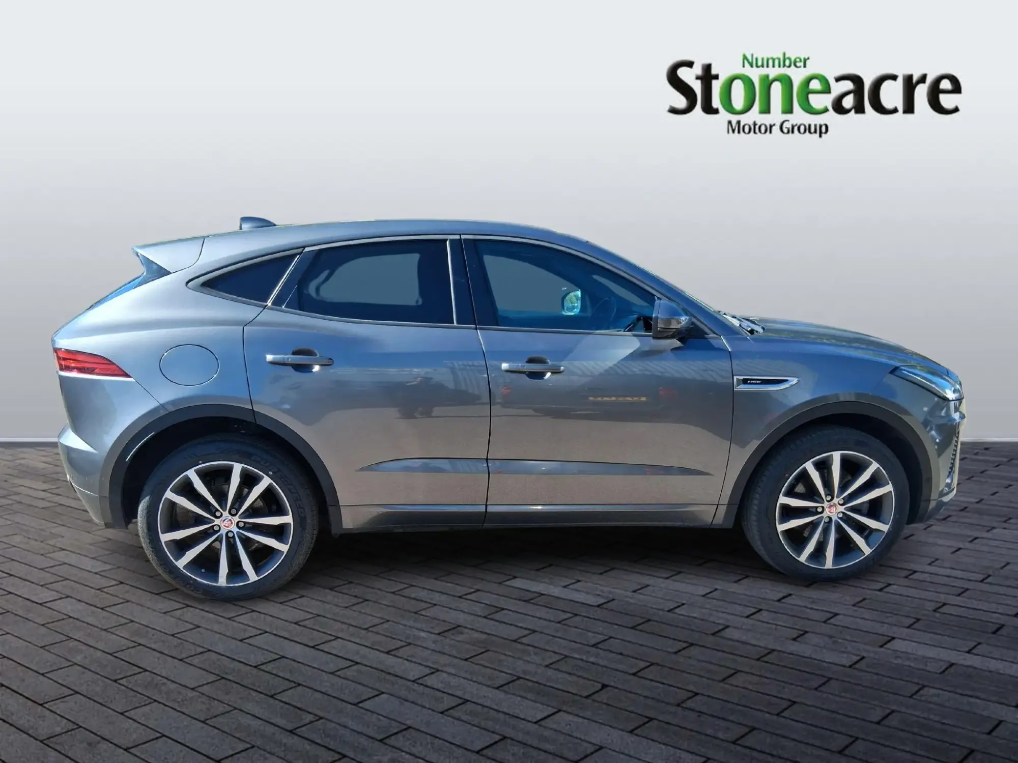 Jaguar E-Pace 2.0 D240 R-Dynamic HSE Auto AWD Euro 6 (s/s) 5dr OV19XGM Image 2