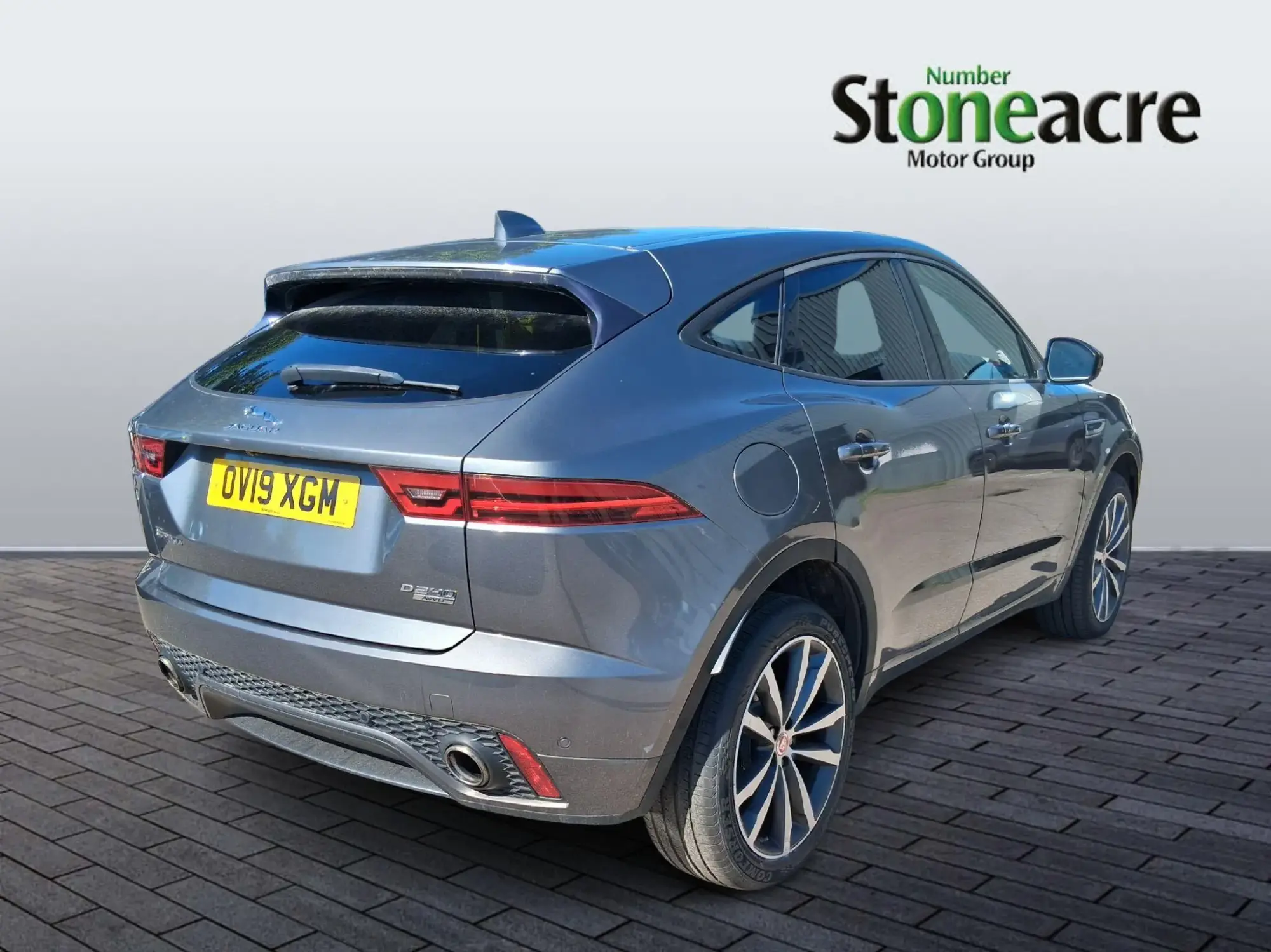 Jaguar E-Pace 2.0 D240 R-Dynamic HSE Auto AWD Euro 6 (s/s) 5dr OV19XGM Image 3