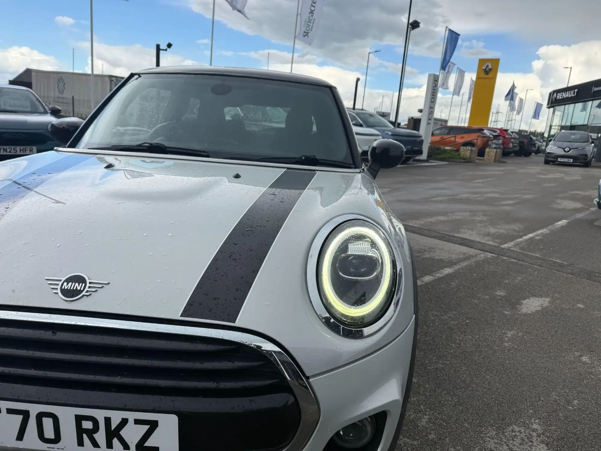 MINI Hatch Image 9