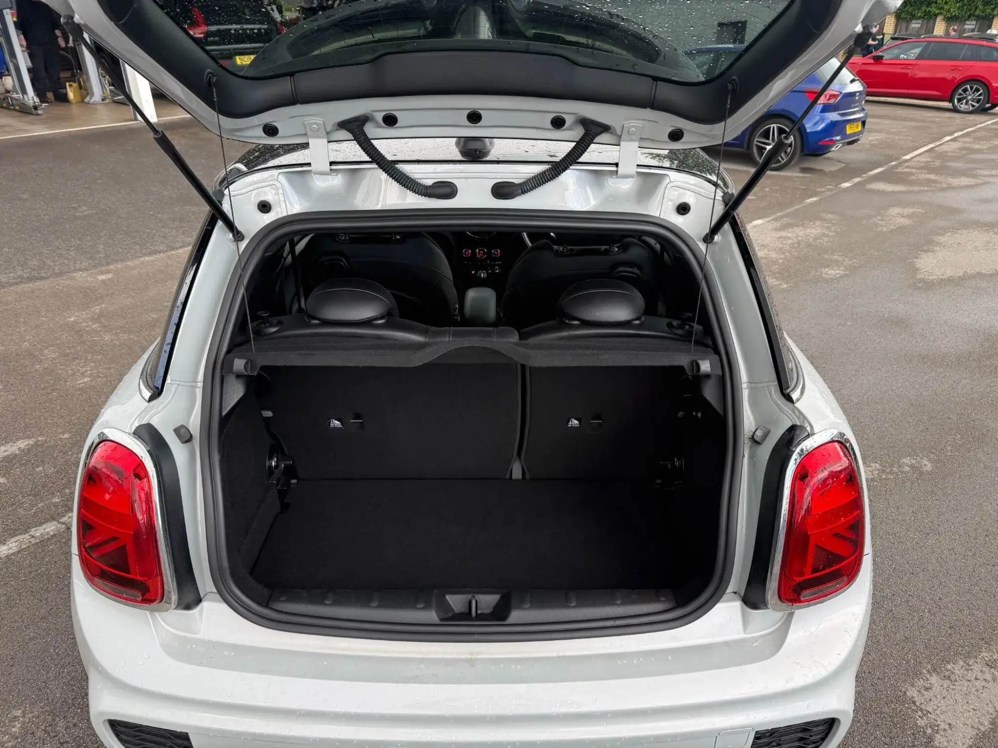 MINI Hatch Image 14