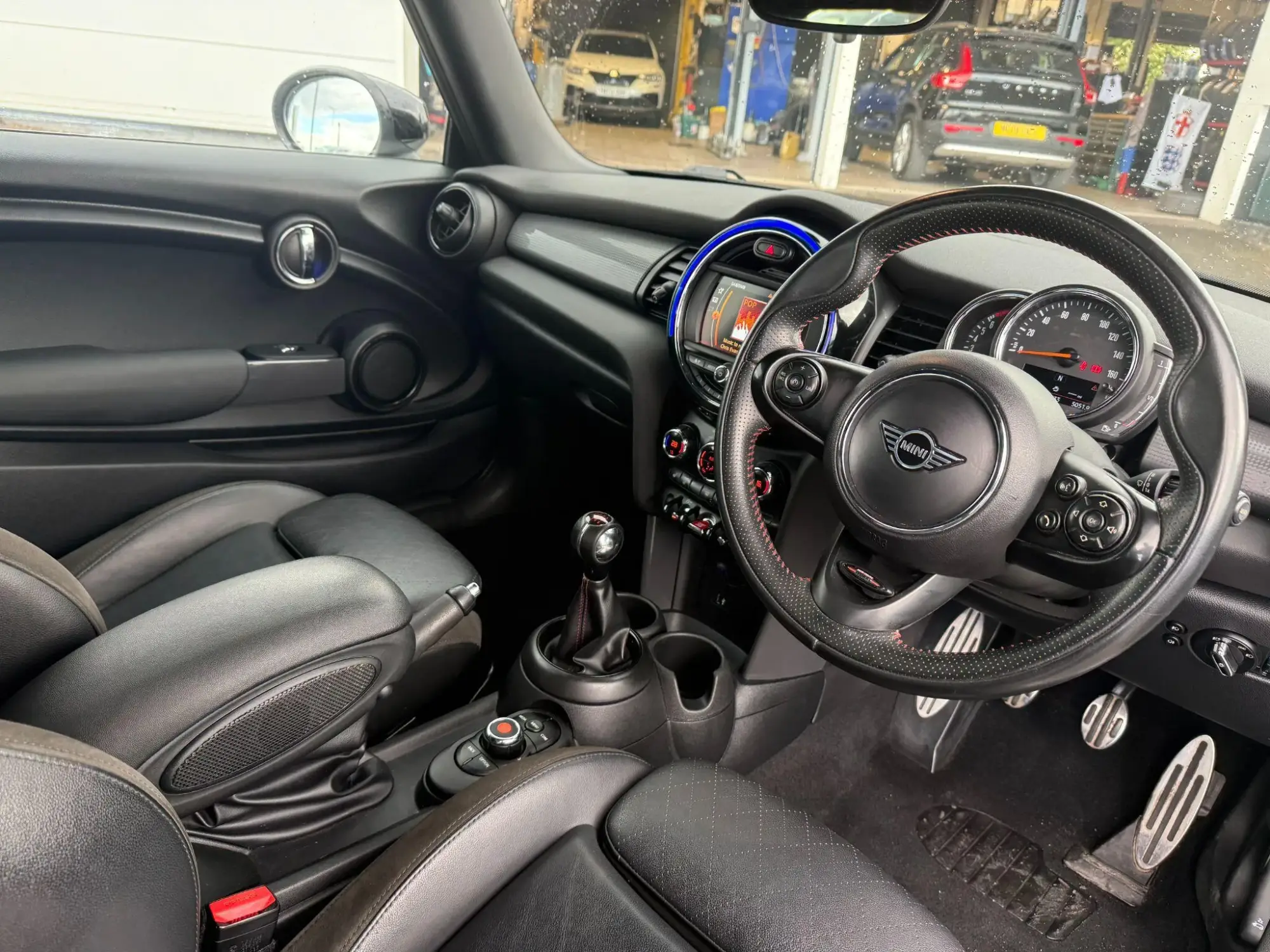 MINI Hatch Image 17