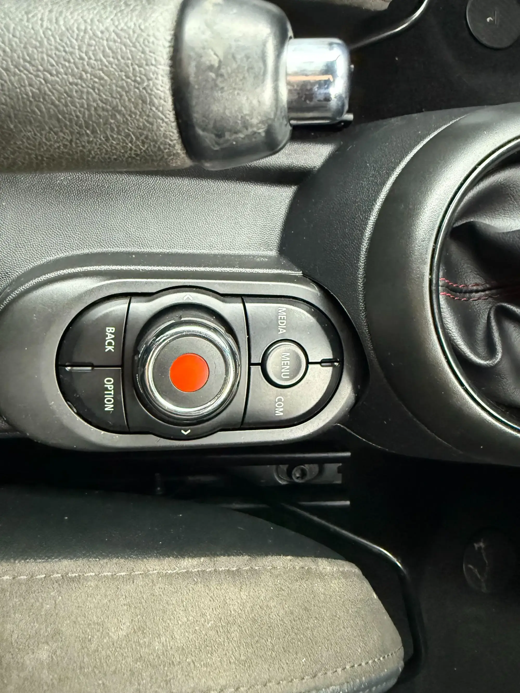 MINI Hatch Image 21
