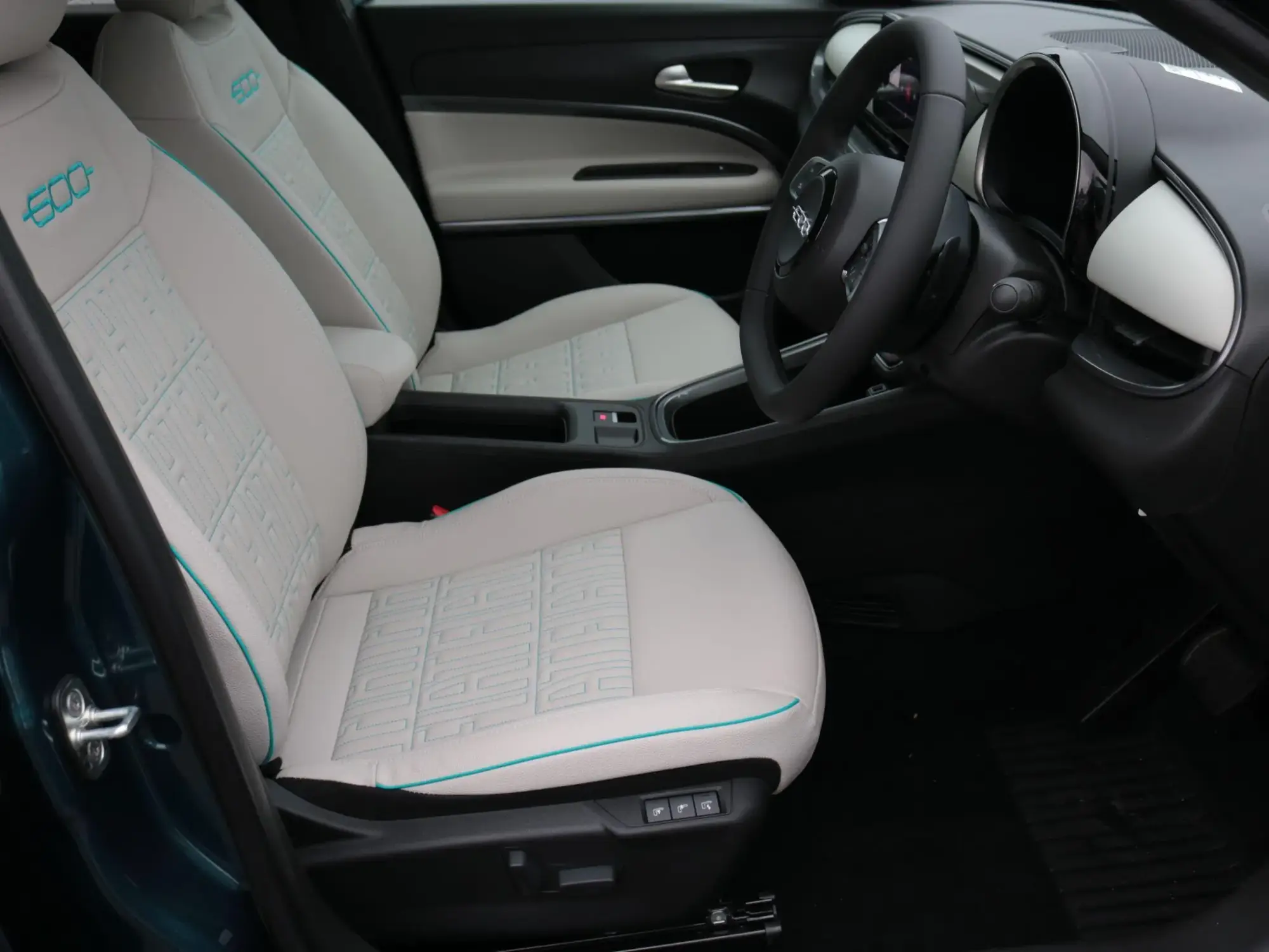 Fiat 600 Petrol Image 16