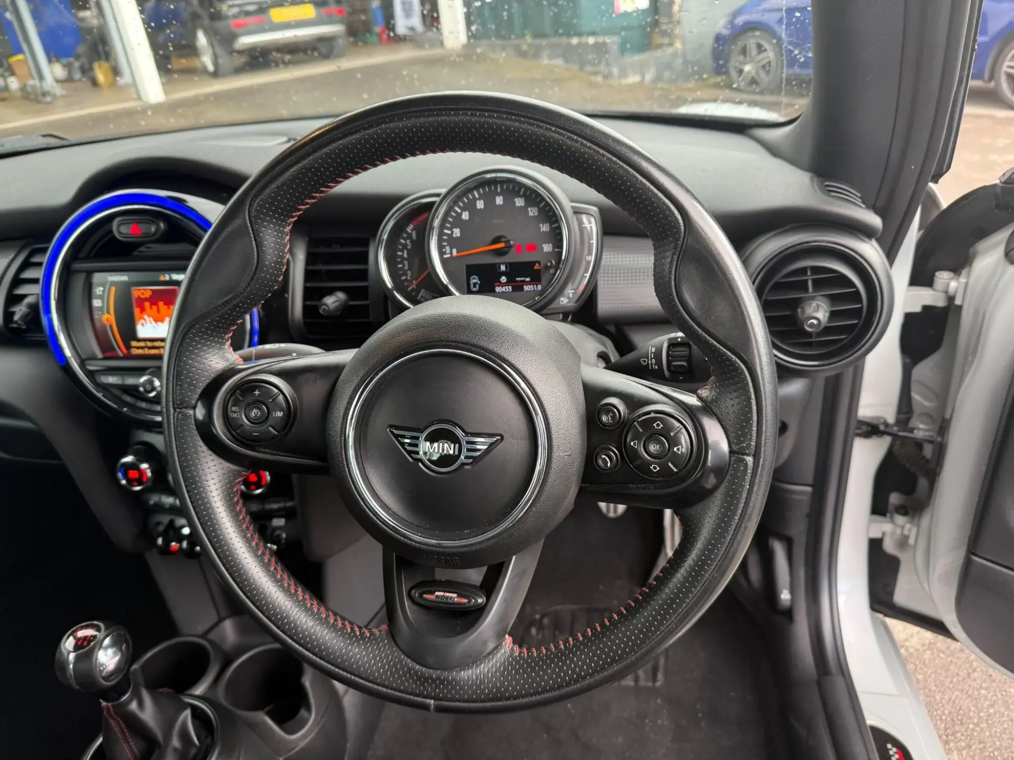 MINI Hatch Image 30