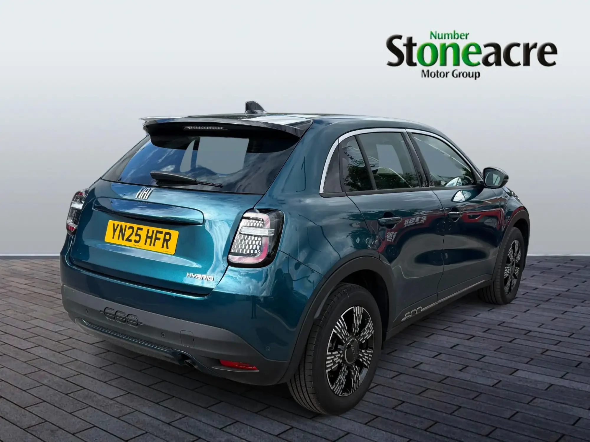 Fiat 600 1.2 MHEV e-DCT Euro 6 (s/s) 5dr YN25HFR Image 3
