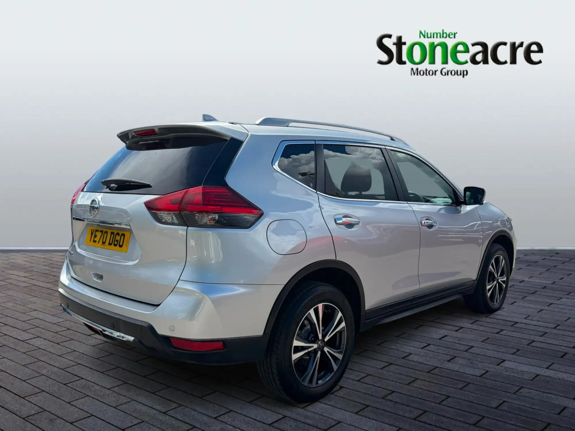 Nissan X-Trail 1.7 dCi N-Connecta 5dr CVT YE70DGO Image 3