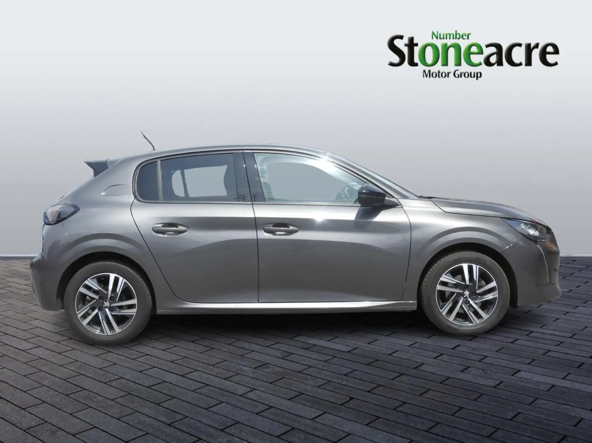 Peugeot 208 Image 2