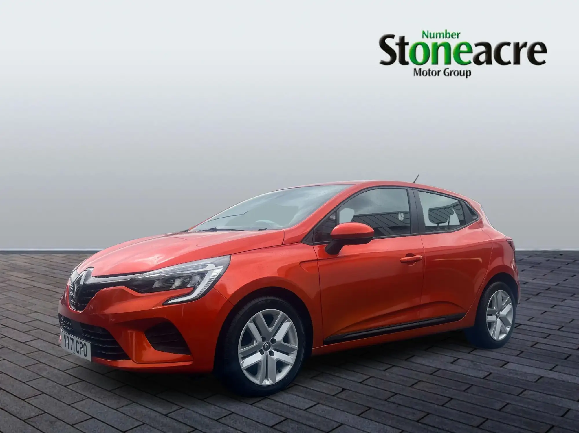 Renault Clio 1.0 TCe Play Euro 6 (s/s) 5dr YT71CPO Image 3