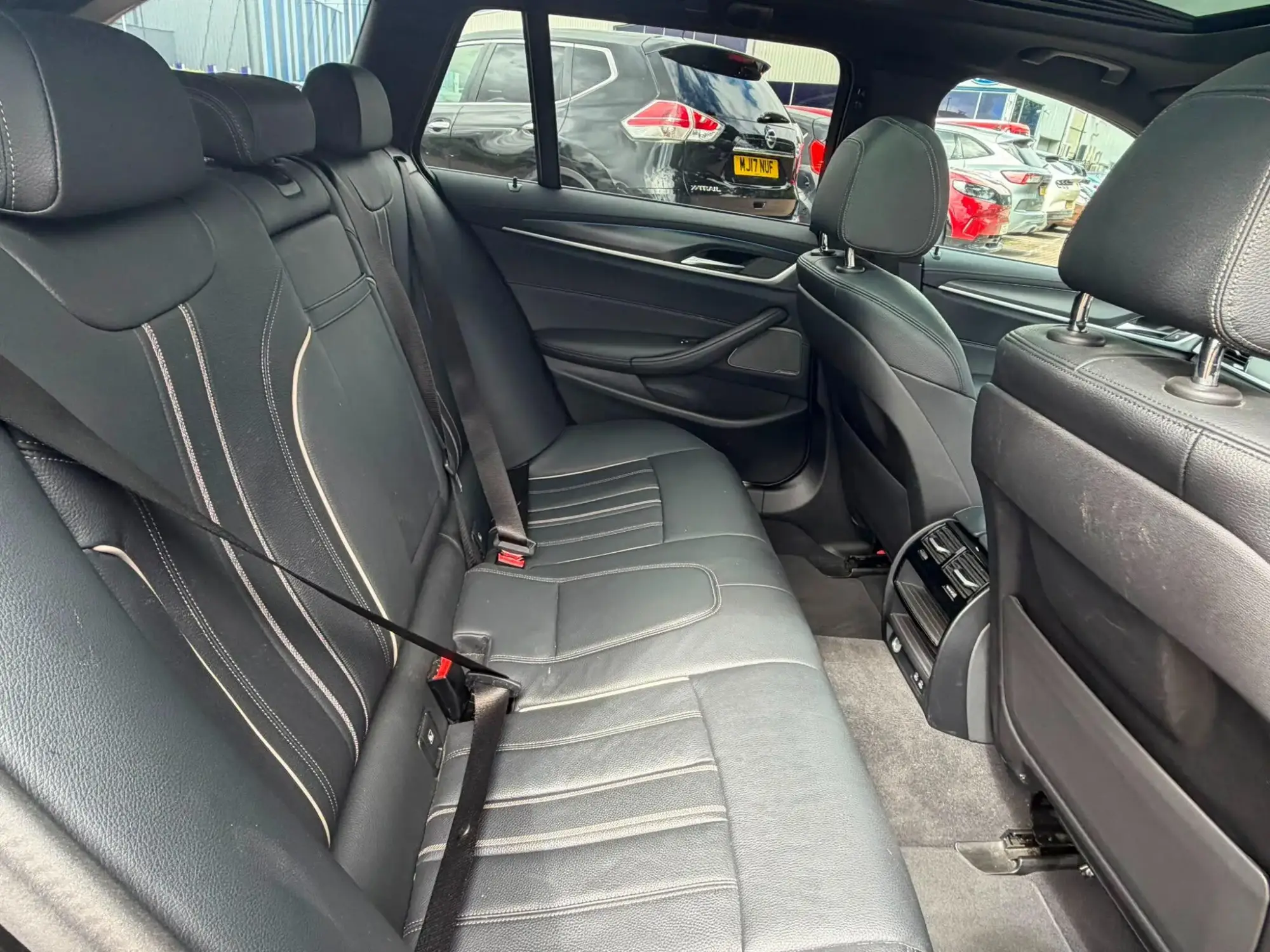 BMW 5 Series Image 12 BMW 5 Series Image 12