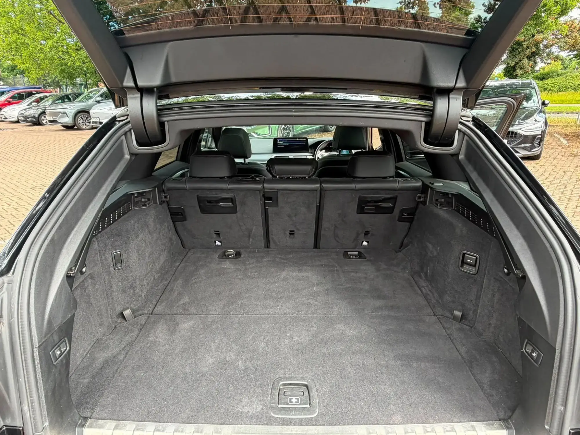 BMW 5 Series Image 13 BMW 5 Series Image 13