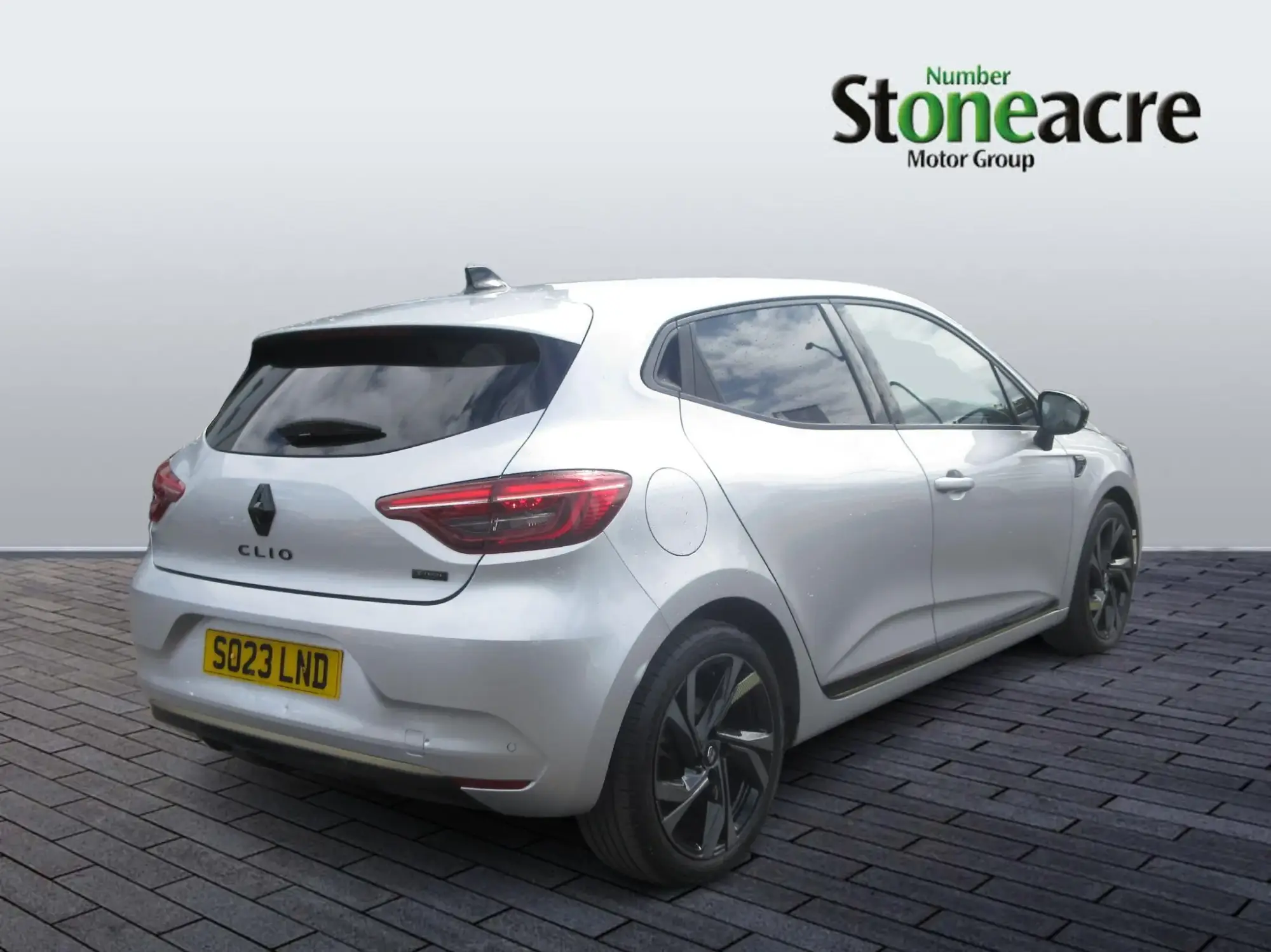 Renault Clio E-Tech 1.6 E-TECH full hybrid 145 Engineered 5dr Auto SO23LND Image 3