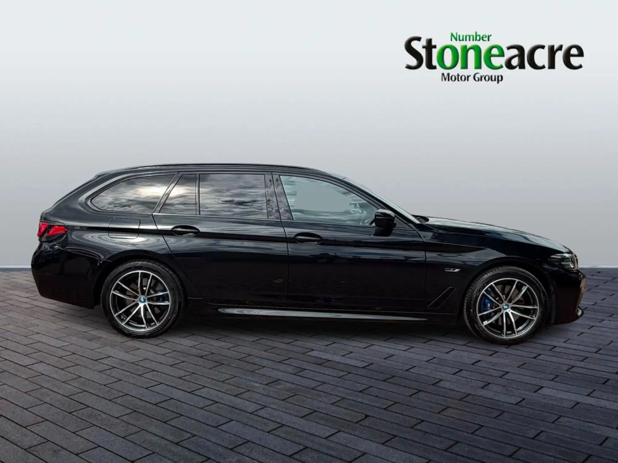 BMW 5 Series 2.0 530e 12kWh M Sport Touring Steptronic Euro 6 (s/s) 5dr YK23VSS Image 2