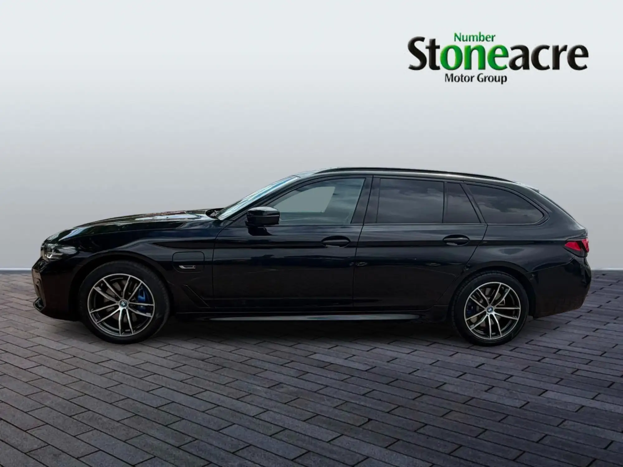 BMW 5 Series Image 8 BMW 5 Series Image 8