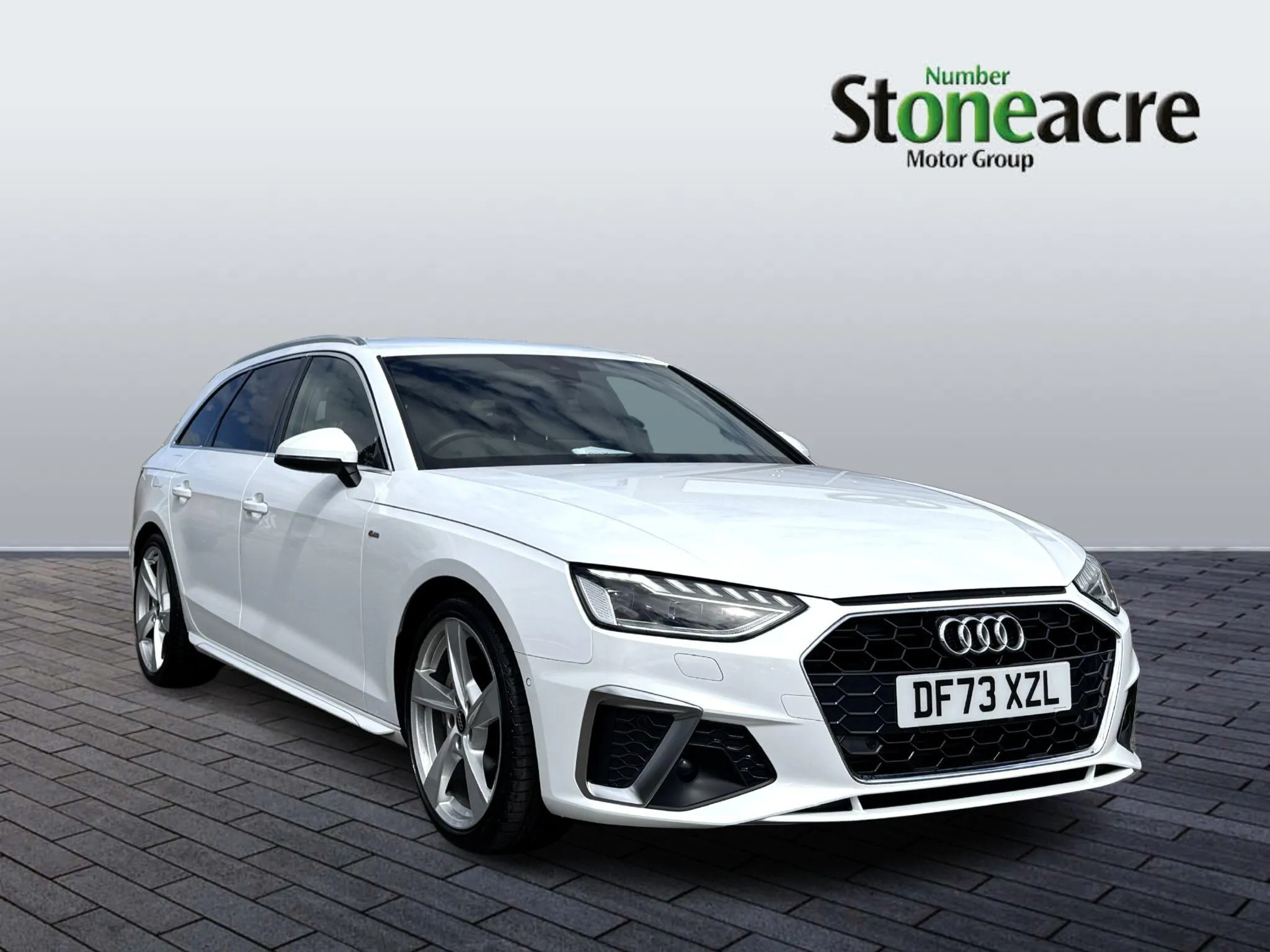 Audi A4 Avant listing photo