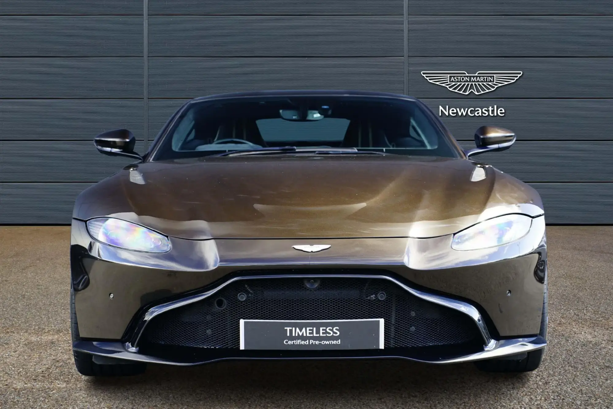 Aston Martin Vantage 2dr ZF 8 Speed Auto MV20UZY Image 2