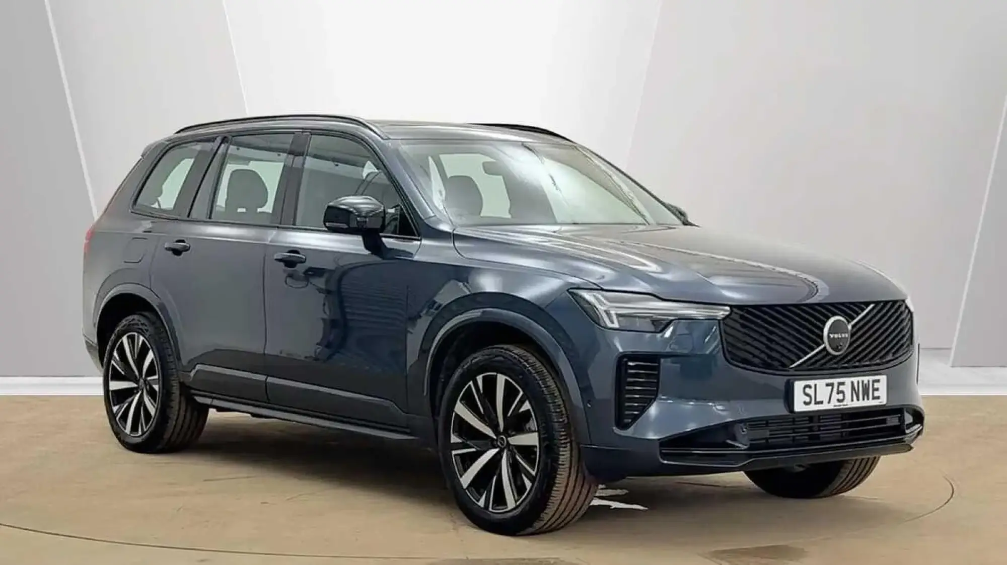 Volvo XC90 Plug-In Hybrid 2.0 T8 18.8kWh Plus Auto 4WD Euro 6 (s/s) 5dr SL75NWE Image 1