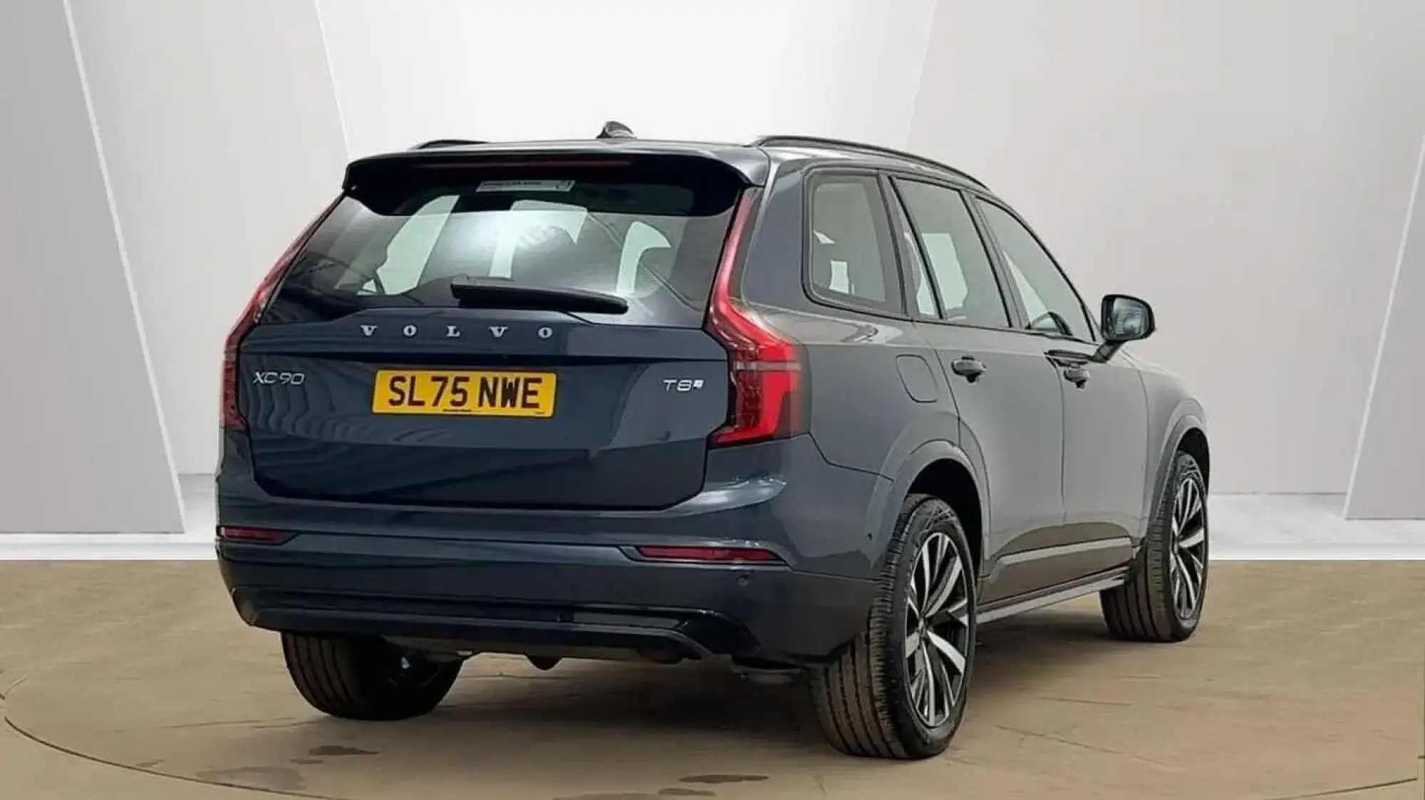 Volvo XC90 Plug-In Hybrid 2.0 T8 18.8kWh Plus Auto 4WD Euro 6 (s/s) 5dr SL75NWE Image 3