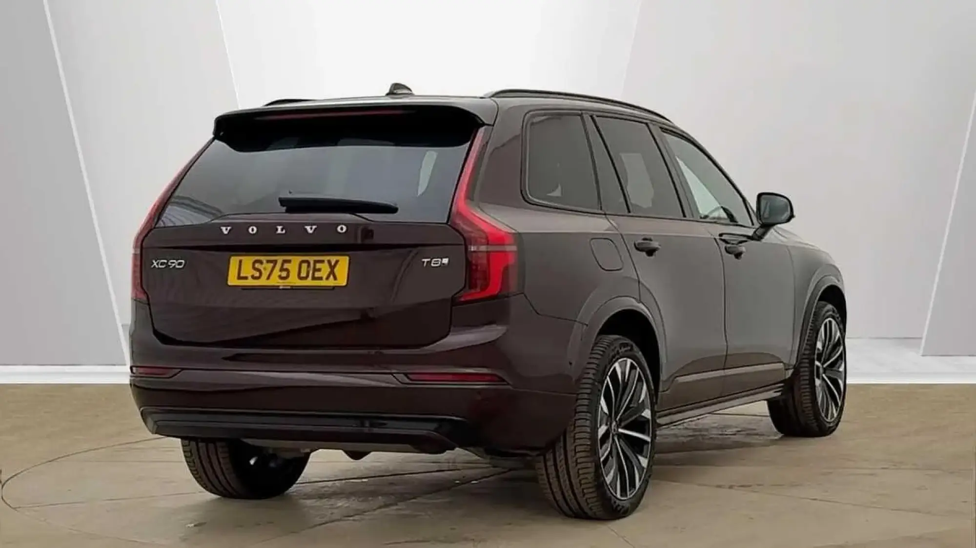 Volvo XC90 Plug-In Hybrid 2.0 T8 18.8kWh Plus Auto 4WD Euro 6 (s/s) 5dr LS75OEX Image 3