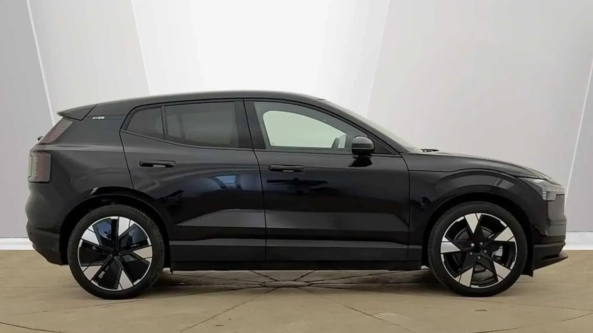 Volvo EX30 Image 2