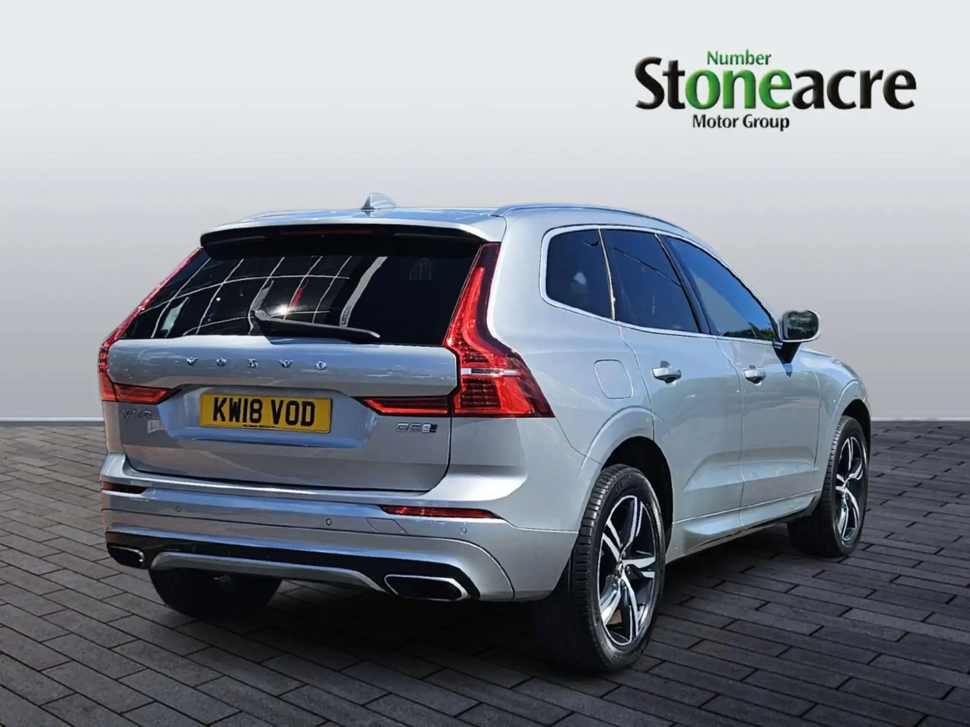 Volvo XC60 2.0 D5 PowerPulse R-Design Auto AWD Euro 6 (s/s) 5dr KW18VOD Image 3