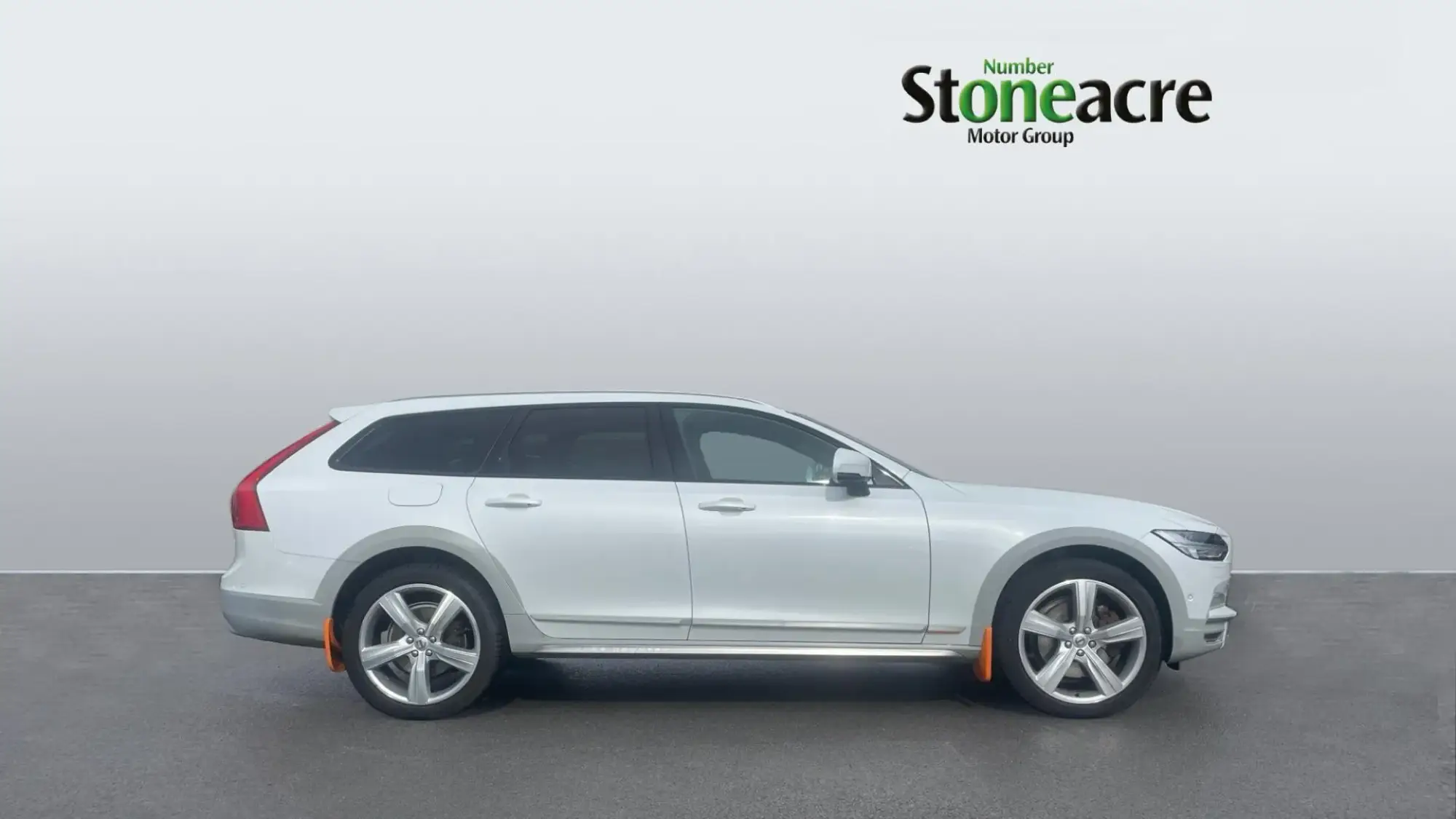 Volvo V90 Cross Country Image 3