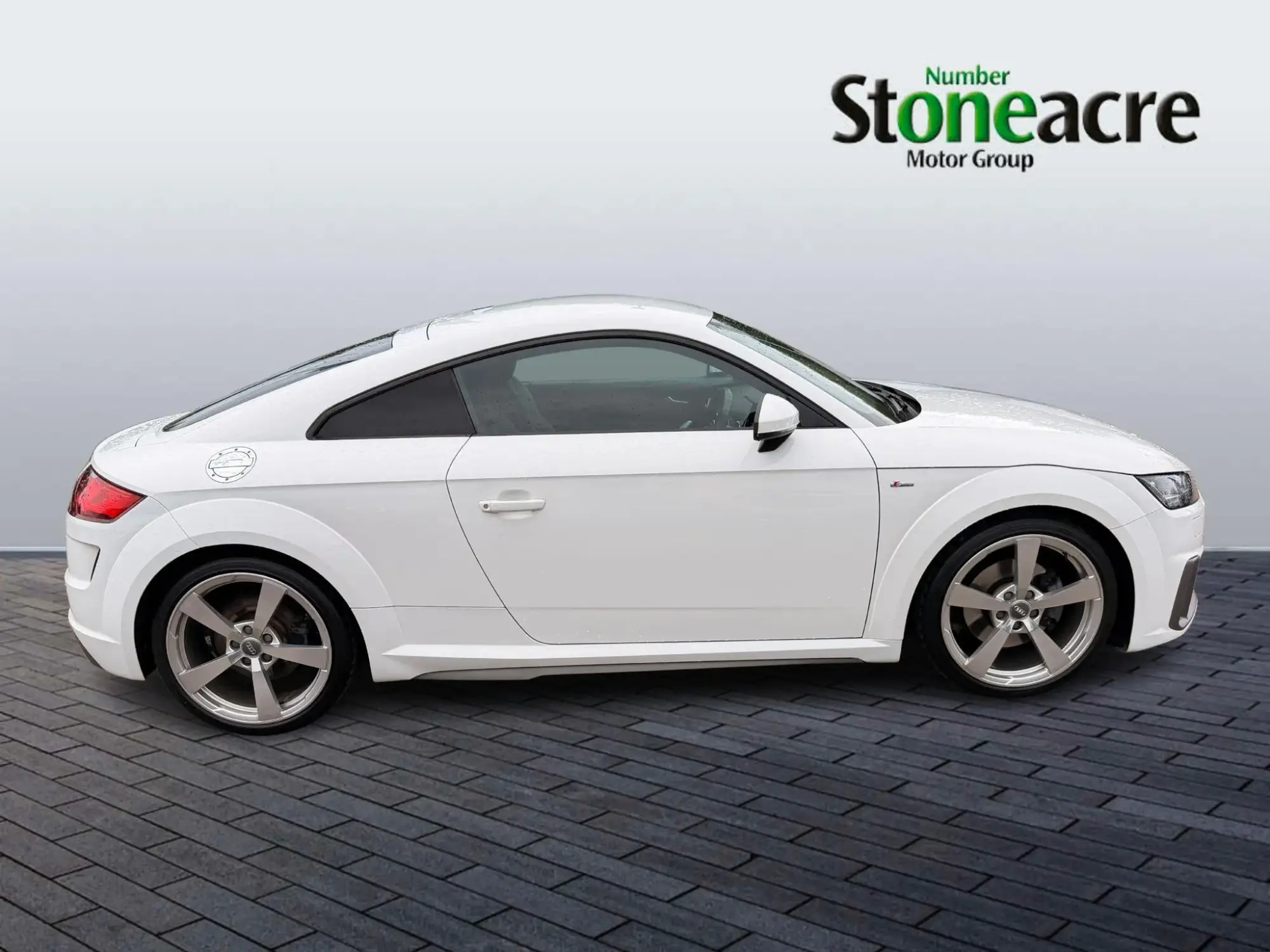 Audi TT 2.0 TFSI 40 S line S Tronic Euro 6 (s/s) 3dr YT19VRA Image 3