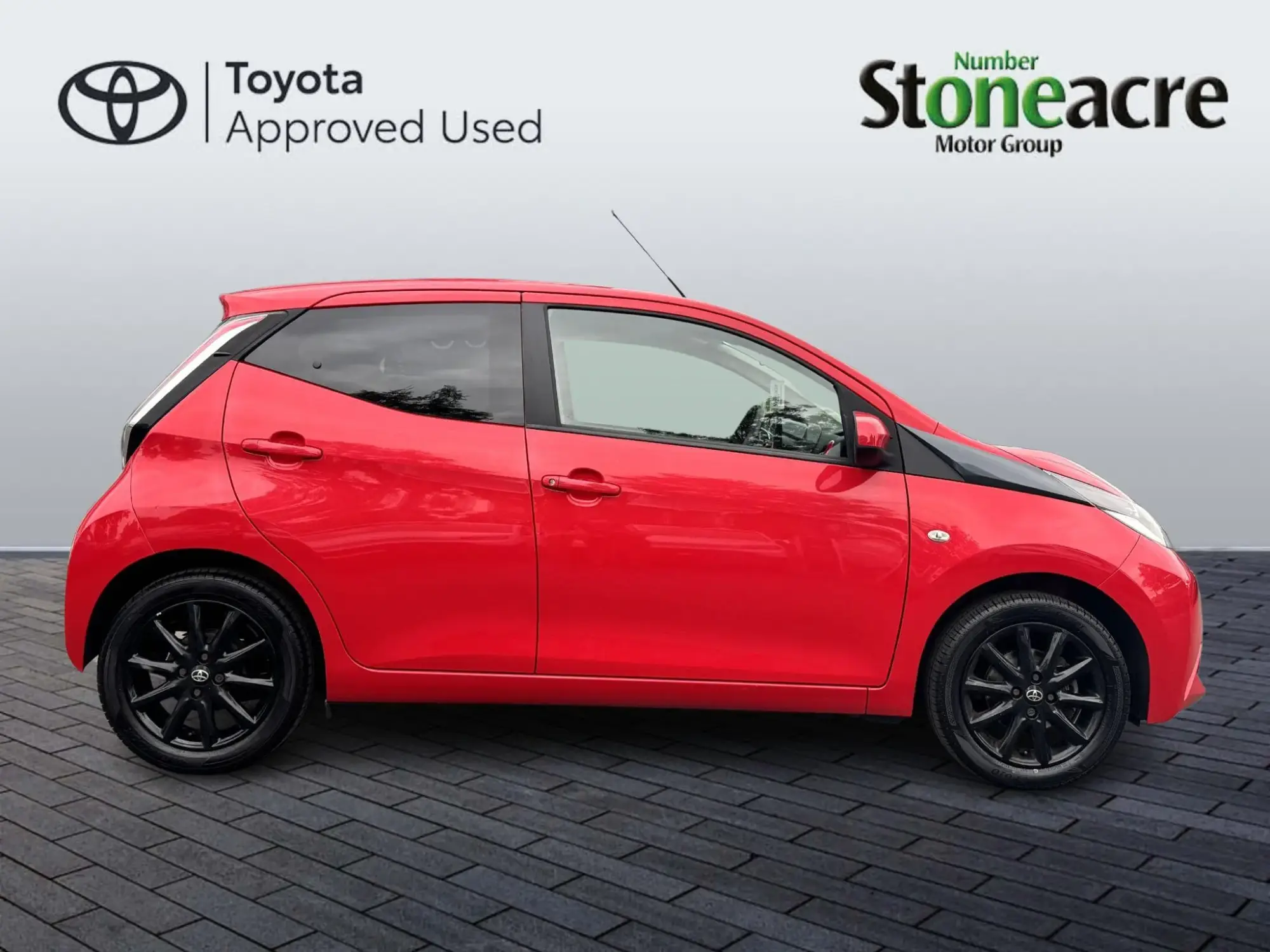 Toyota Aygo 1.0 VVT-i x-style x-shift Euro 6 5dr NU18FXK Image 2