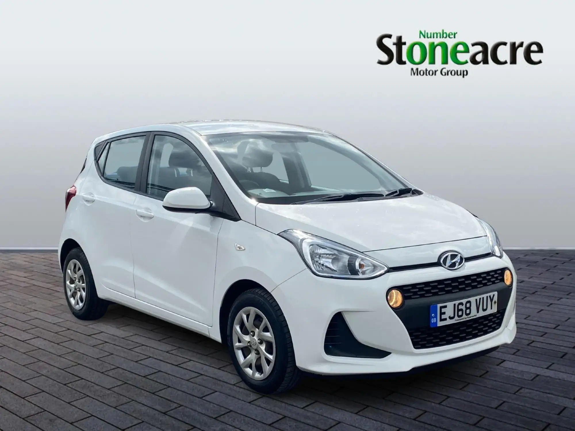 Hyundai i10 Image 1 Hyundai i10 Image 1