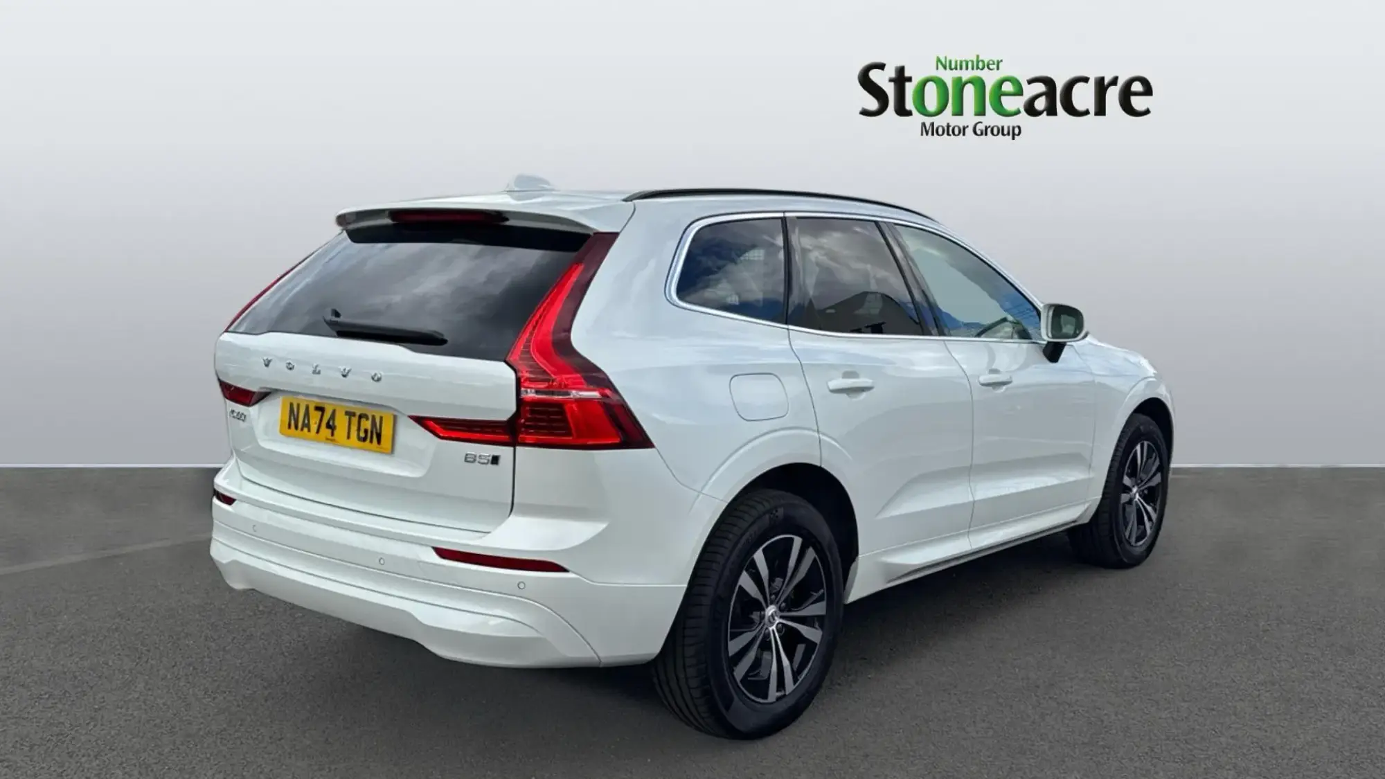 Volvo XC60 Core B5 AWD Mild Hybrid Petrol NA74TGN Image 2