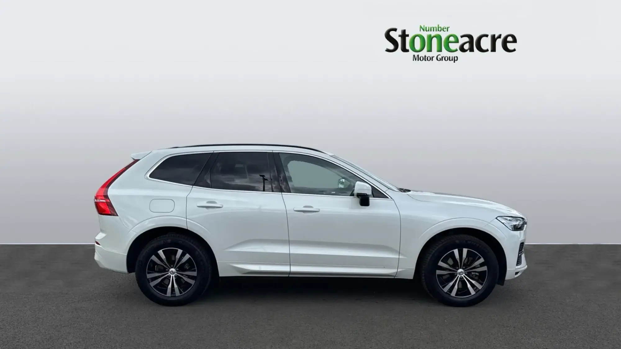 Volvo XC60 Core B5 AWD Mild Hybrid Petrol NA74TGN Image 3