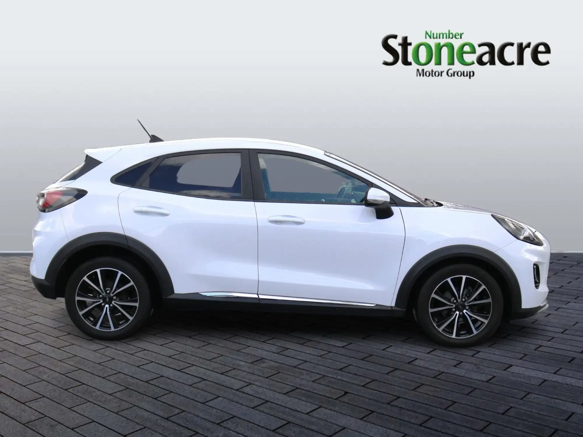 Ford Puma 1.0 EcoBoost Hybrid mHEV Titanium 5dr YC70XJY Image 2