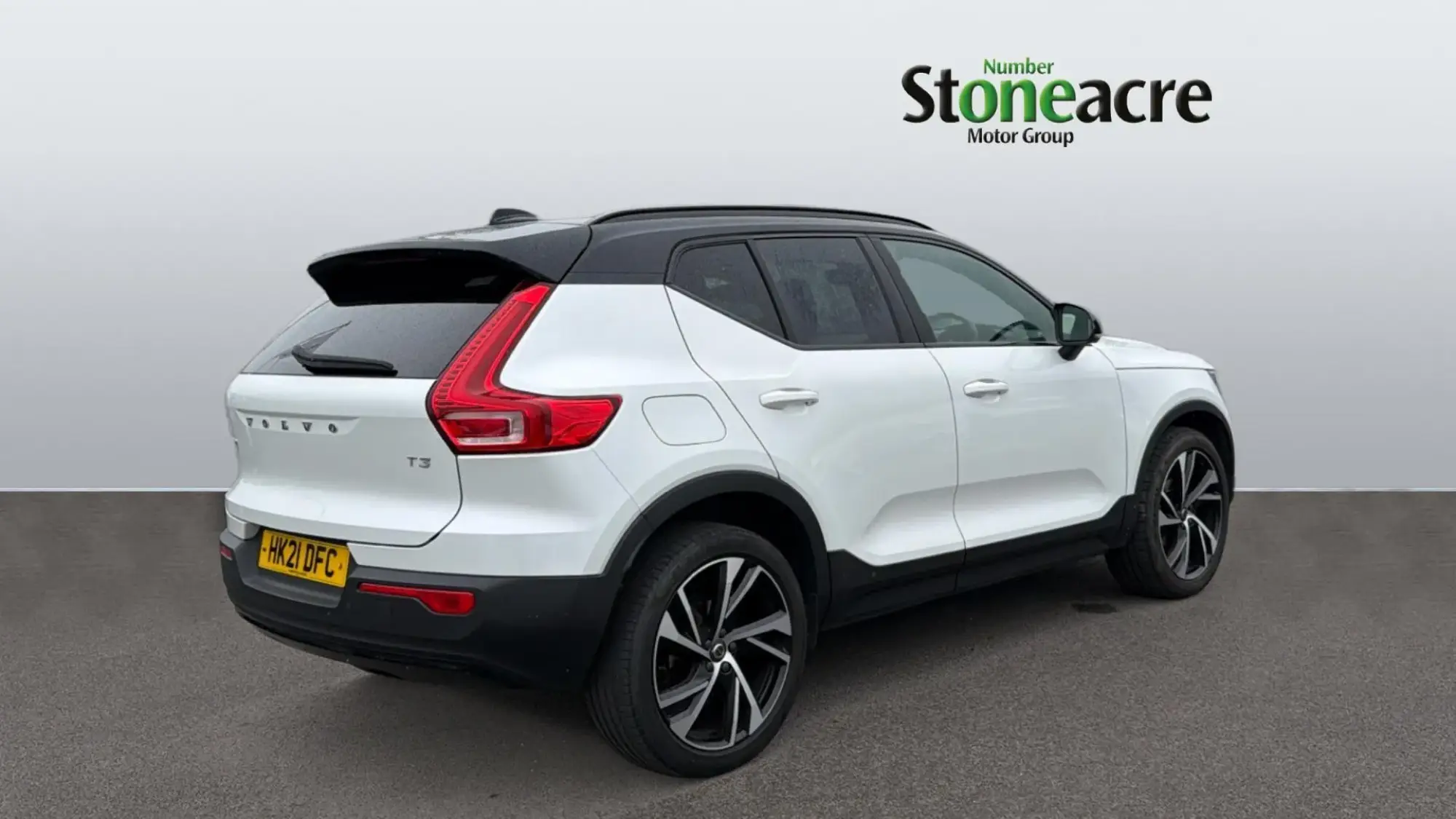 Volvo XC40 R-Design Pro T3 (163 hp) Auto HK21DFC Image 2