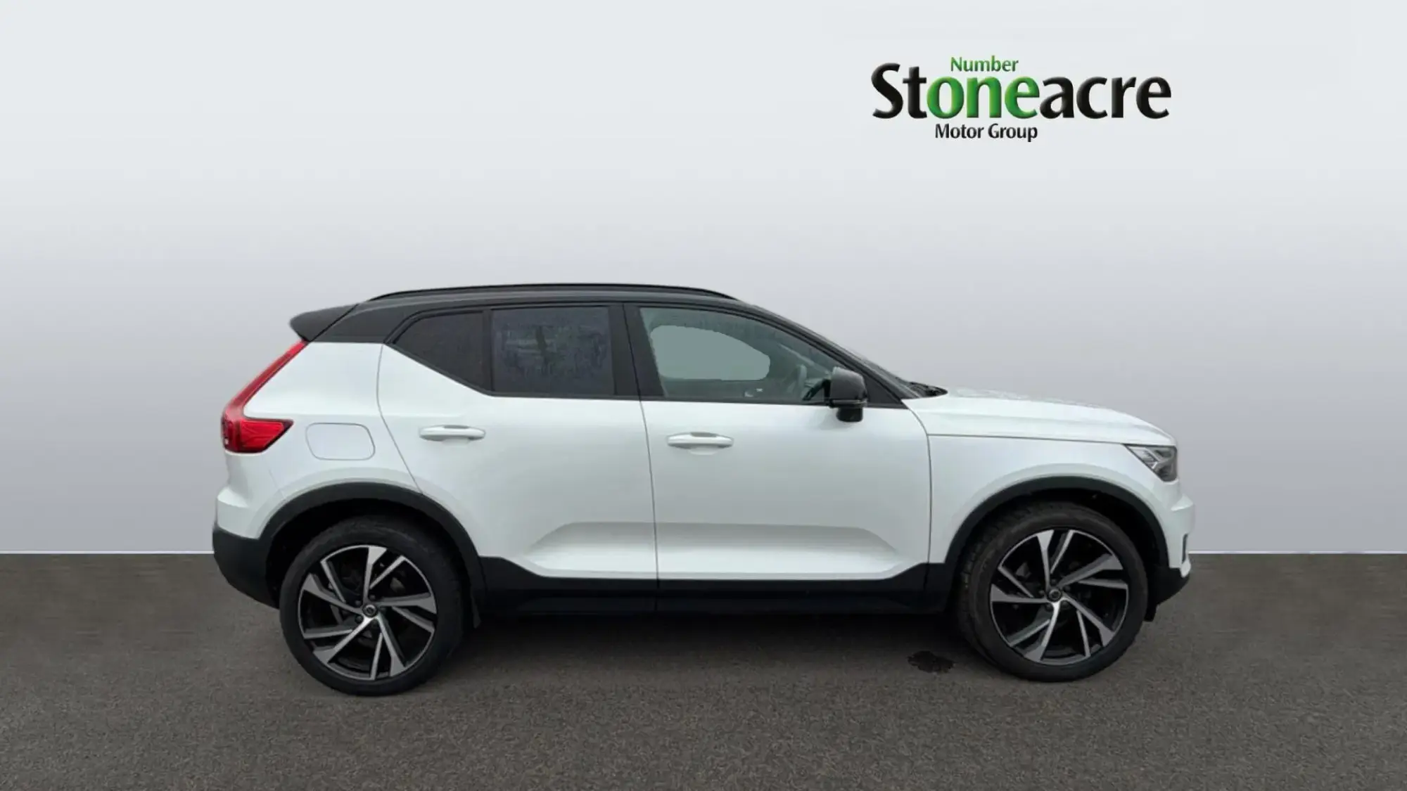 Volvo XC40 R-Design Pro T3 (163 hp) Auto HK21DFC Image 3