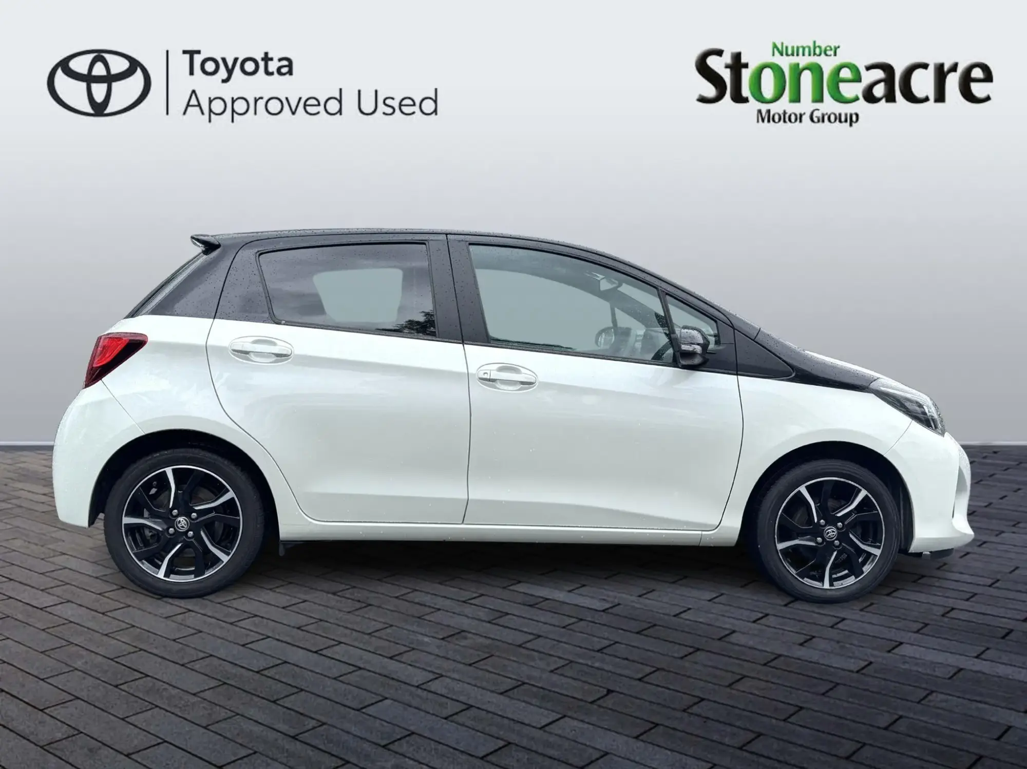 Toyota Yaris Image 2