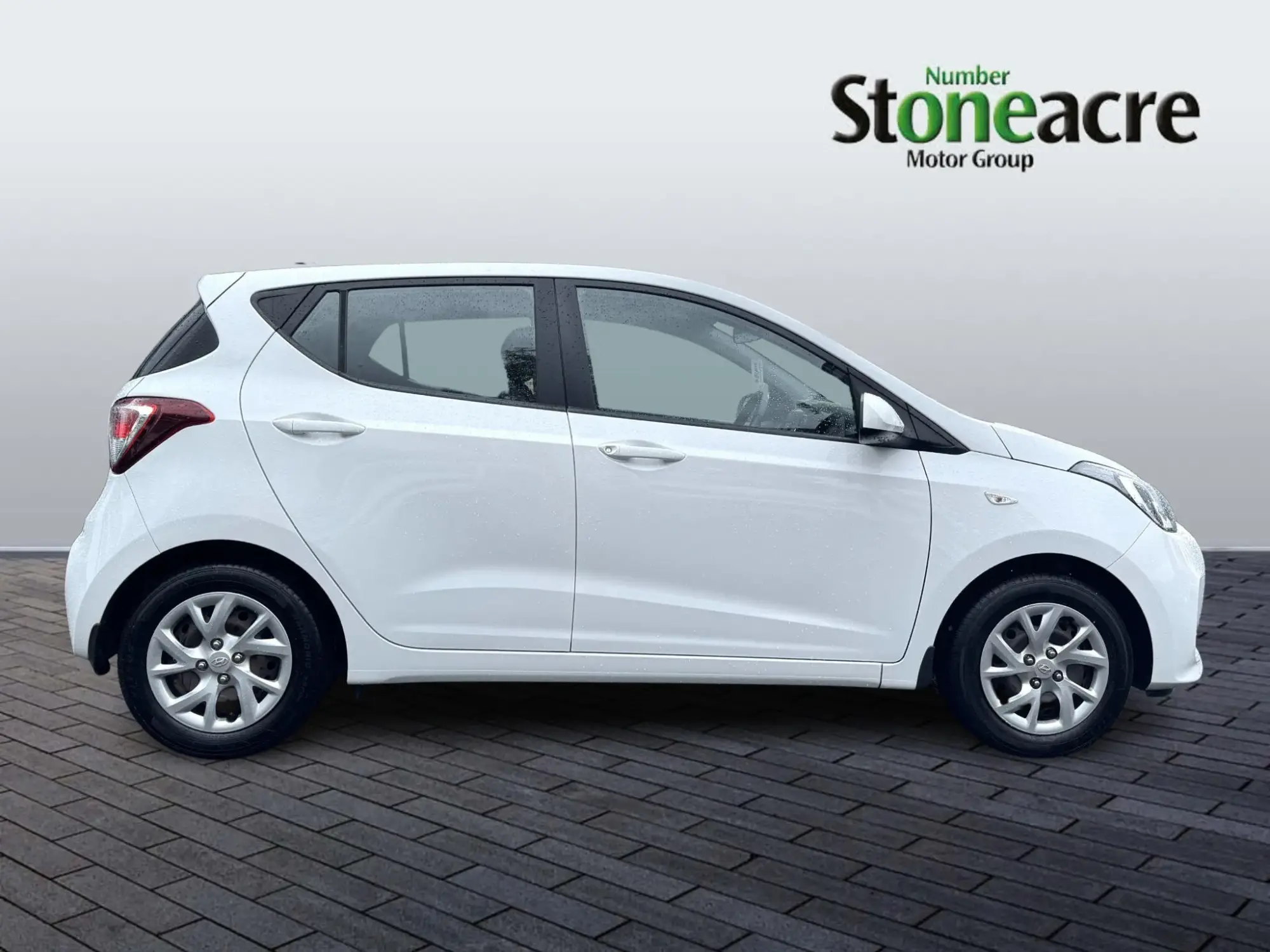 Hyundai i10 1.2 SE Auto Euro 6 5dr NU68APY Image 2