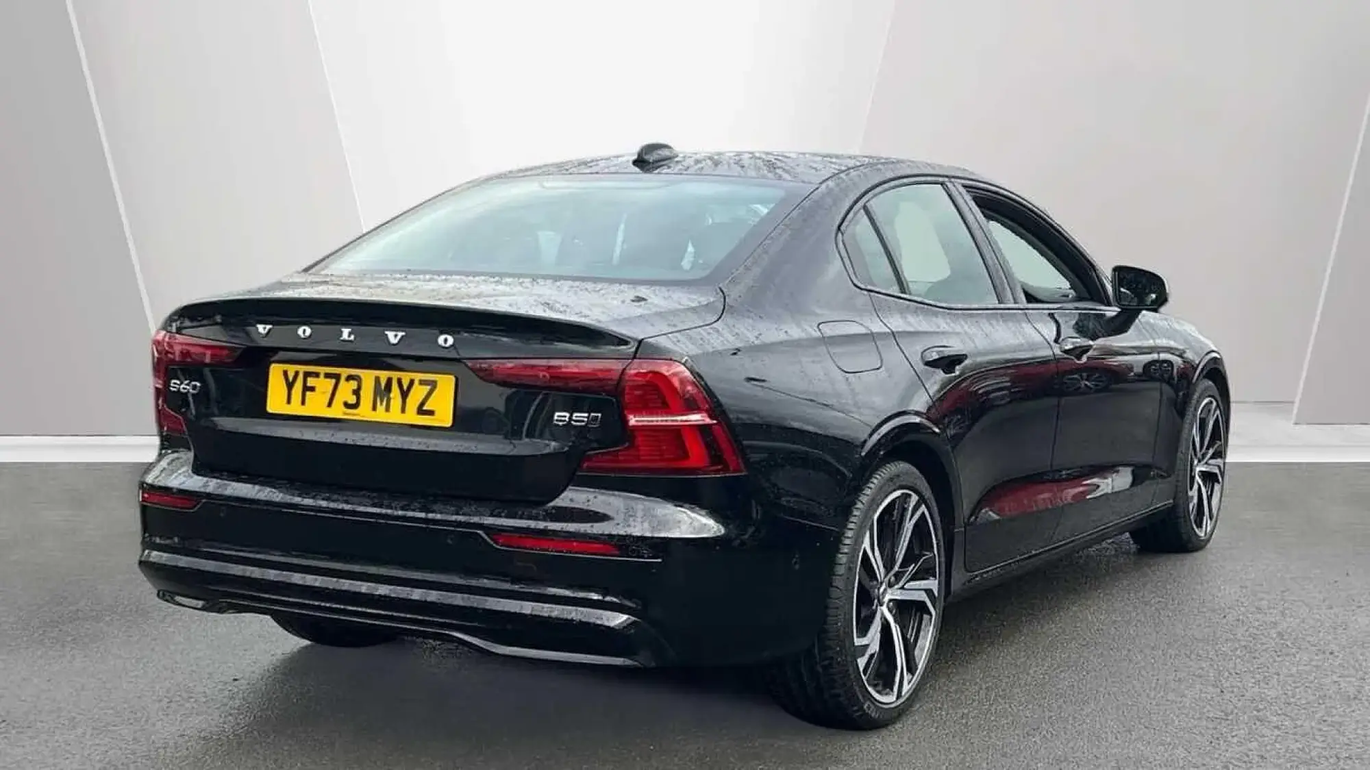 Volvo S60 2.0 B5P Plus Dark 4dr AWD Auto YF73MYZ Image 2