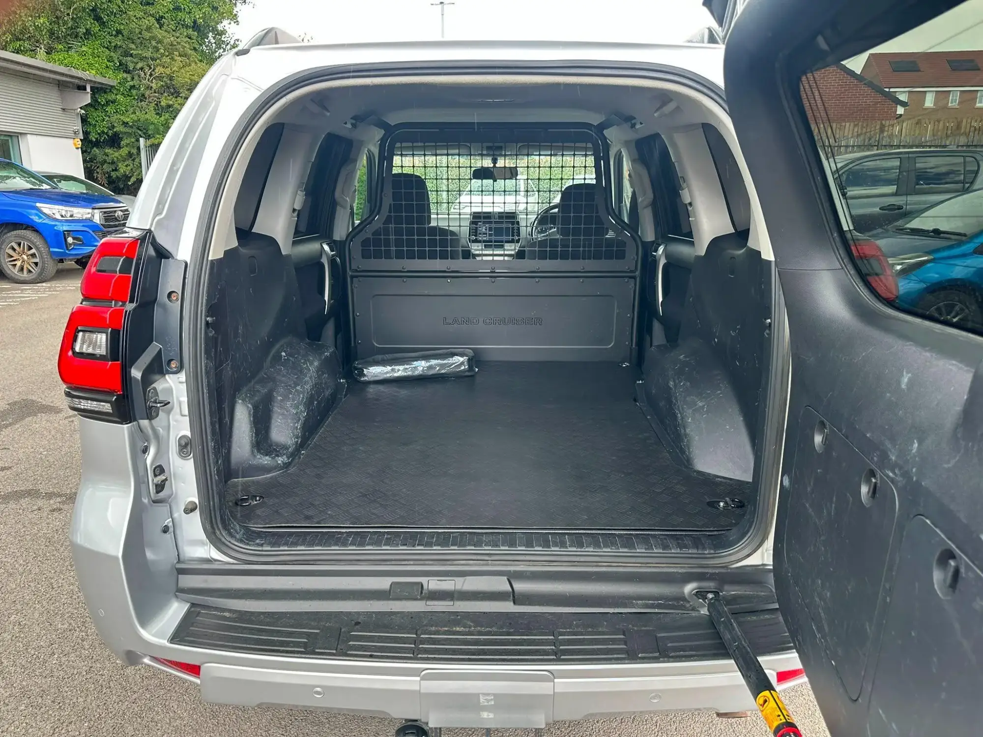 Toyota Land Cruiser Image 16 Toyota Land Cruiser Image 16