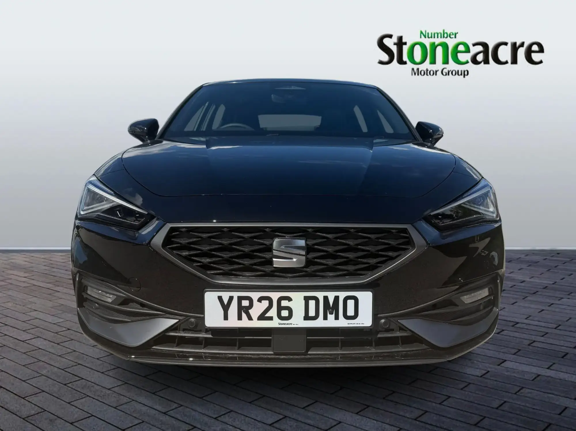 SEAT Leon 1.5 eTSI MHEV FR Black Edition DSG Euro 6 (s/s) 5dr YR26DMO Image 2