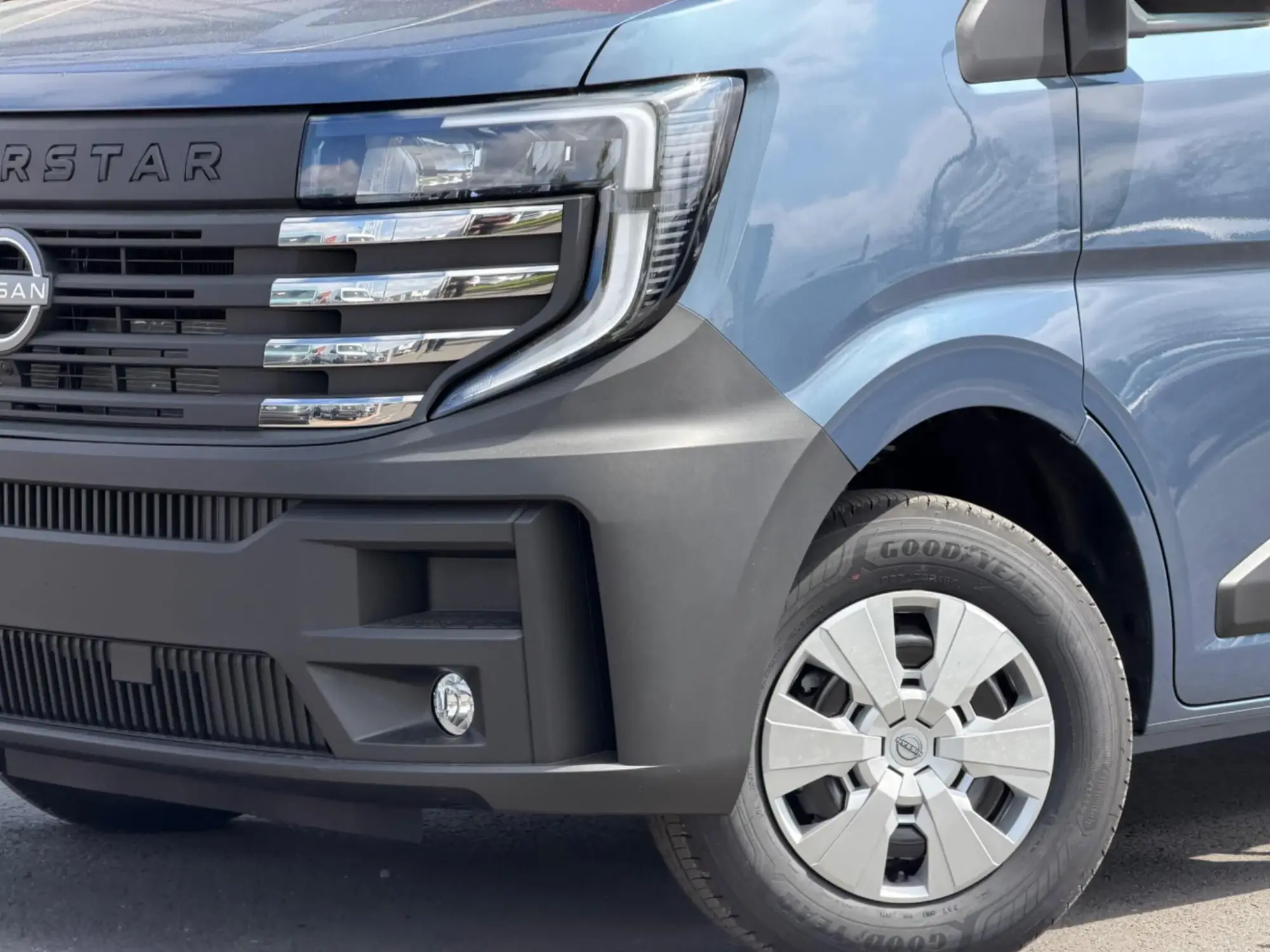 Nissan Interstar Image 13