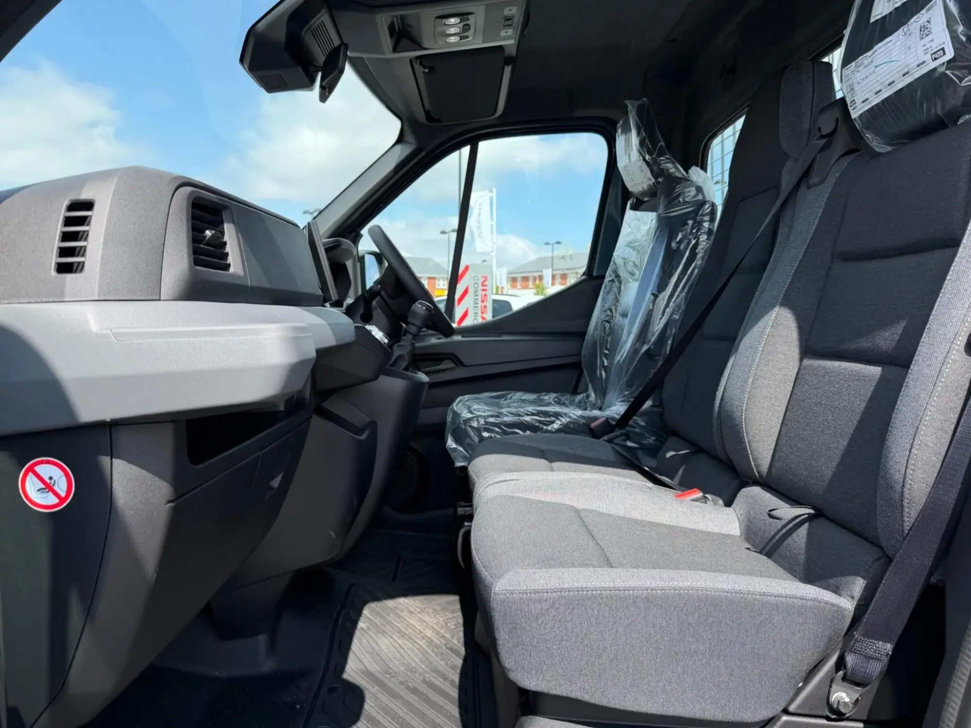 Nissan Interstar Image 15