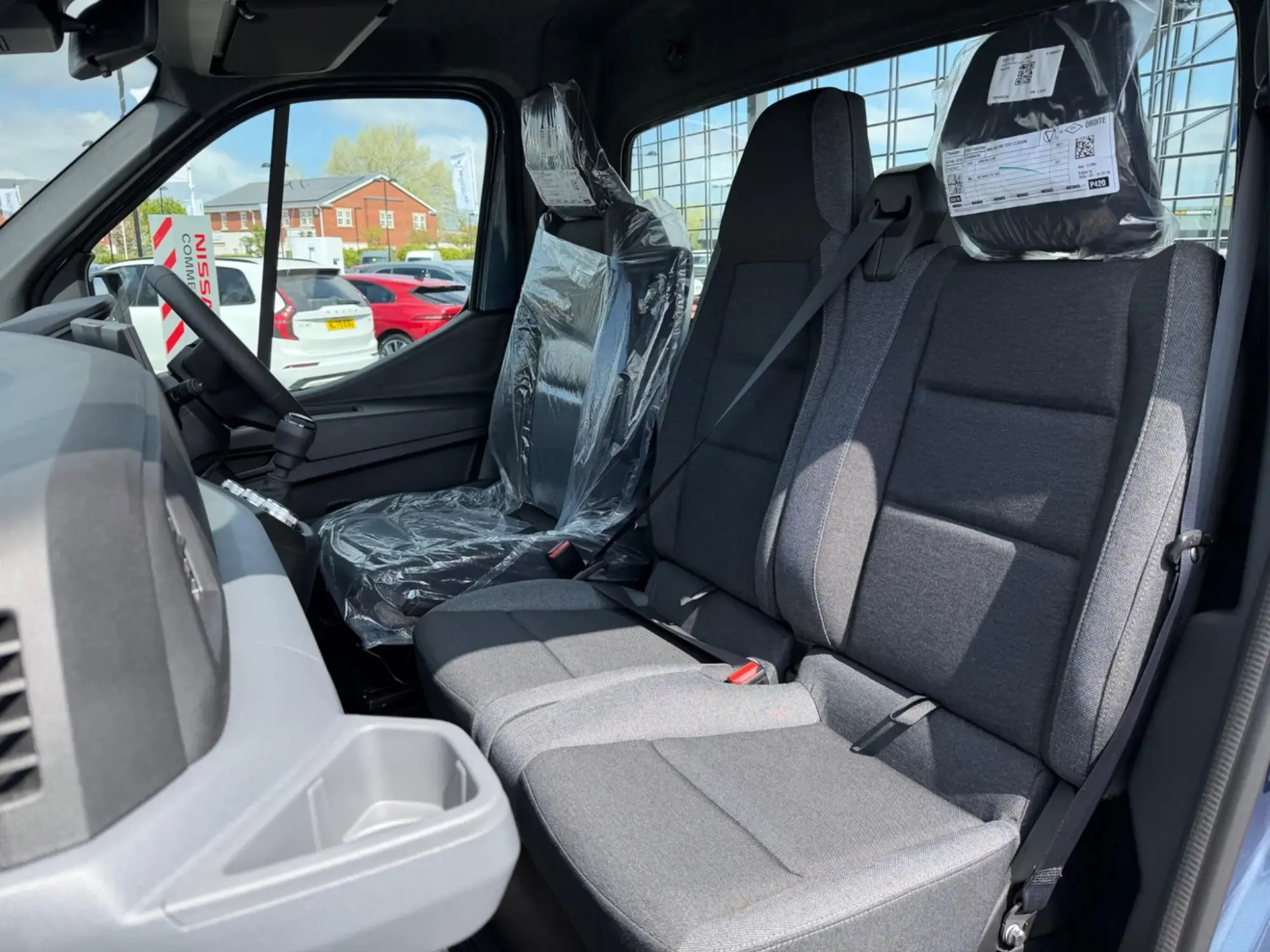 Nissan Interstar Image 16