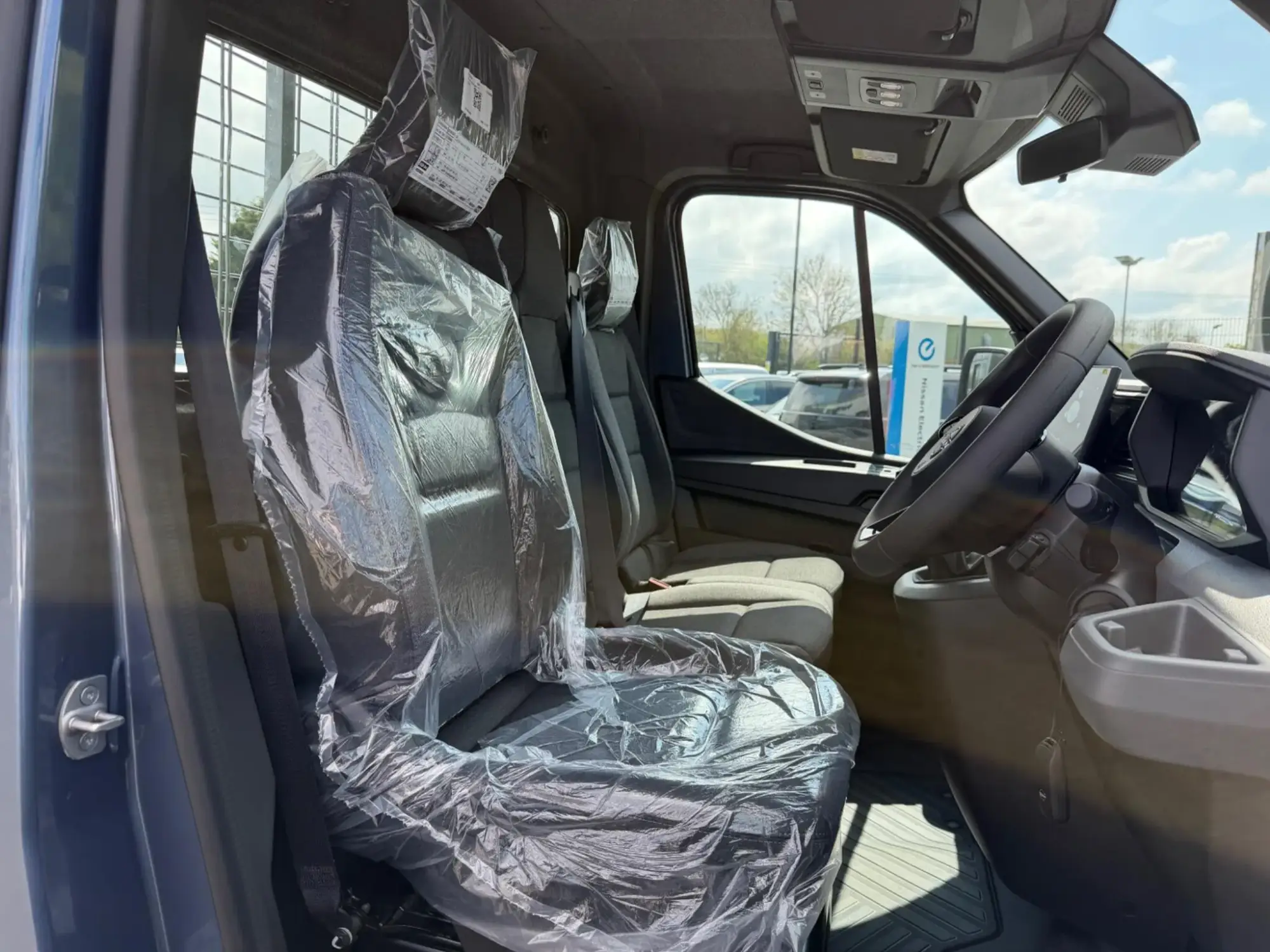 Nissan Interstar Image 17