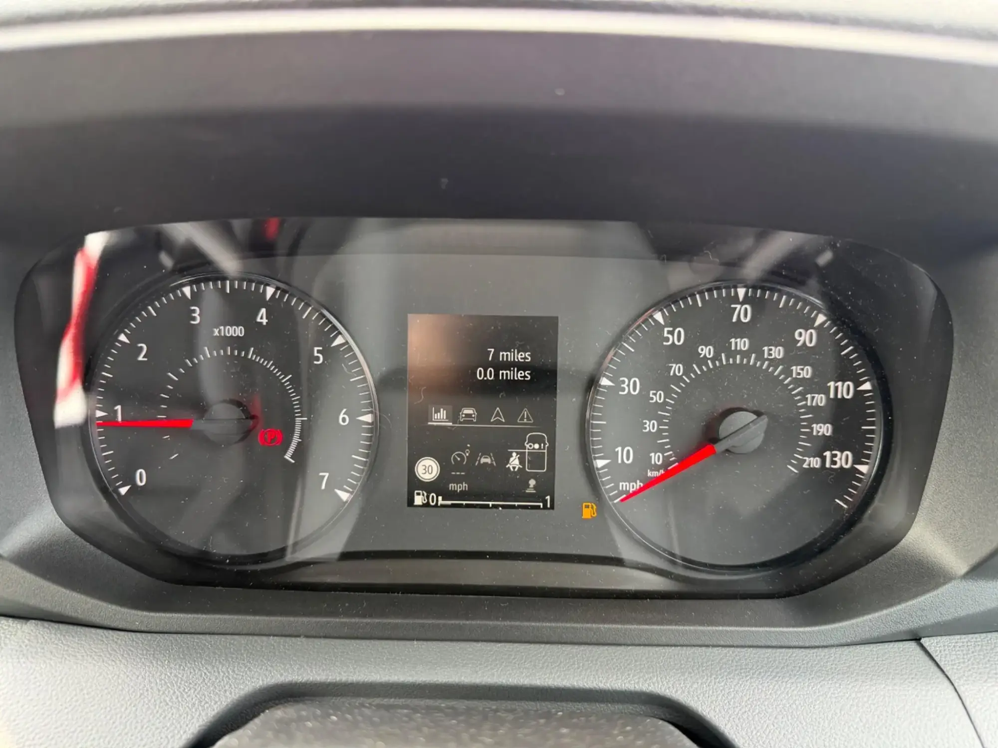 Nissan Interstar Image 25